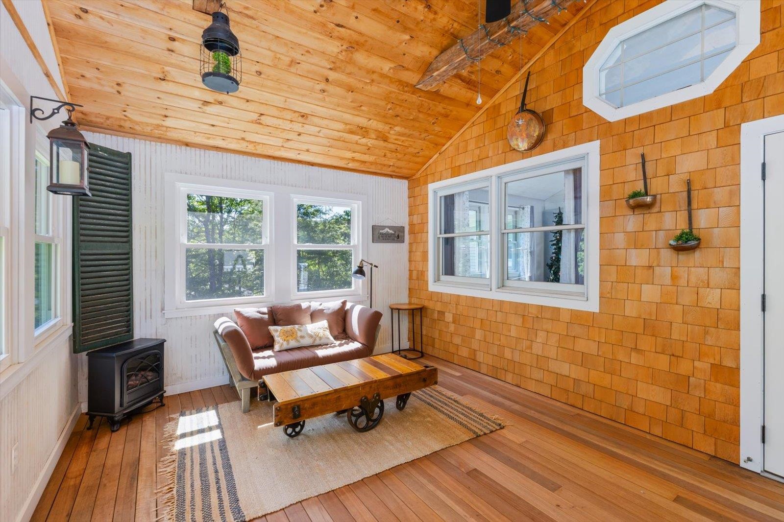 407 Middle Winchendon Road Property Photo 12