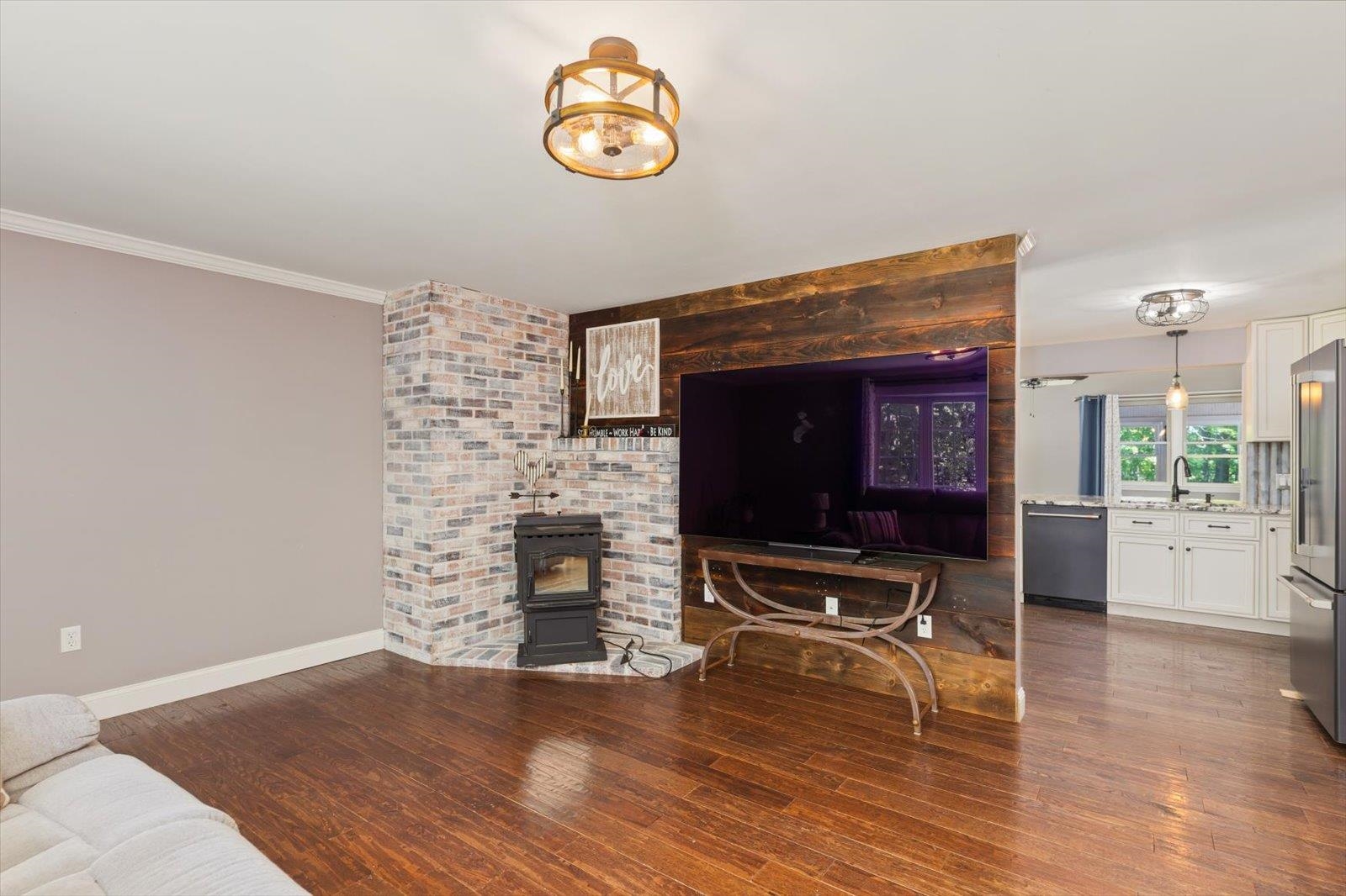 407 Middle Winchendon Road Property Photo 14