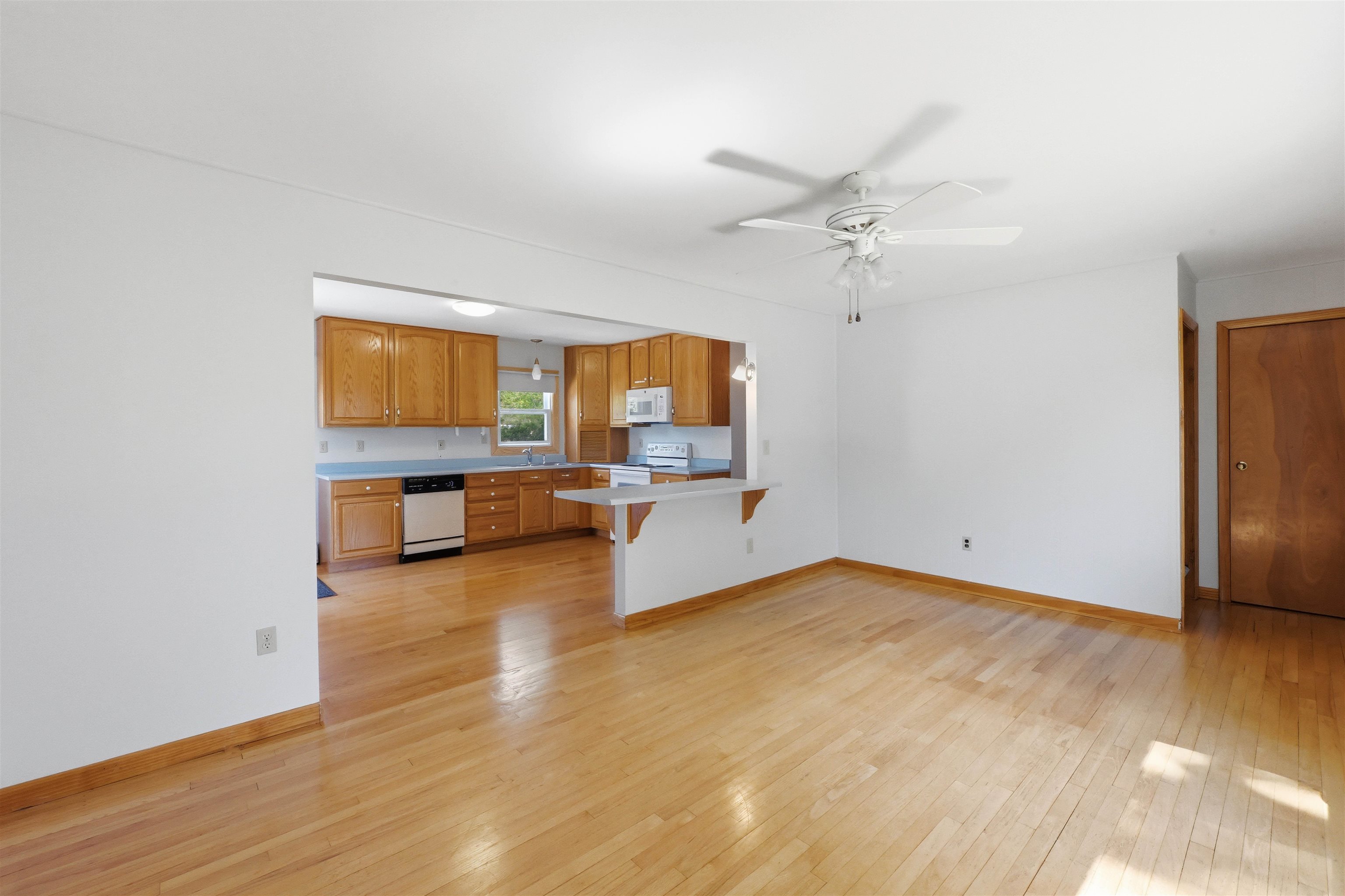 37 Sunset Drive Property Photo 3