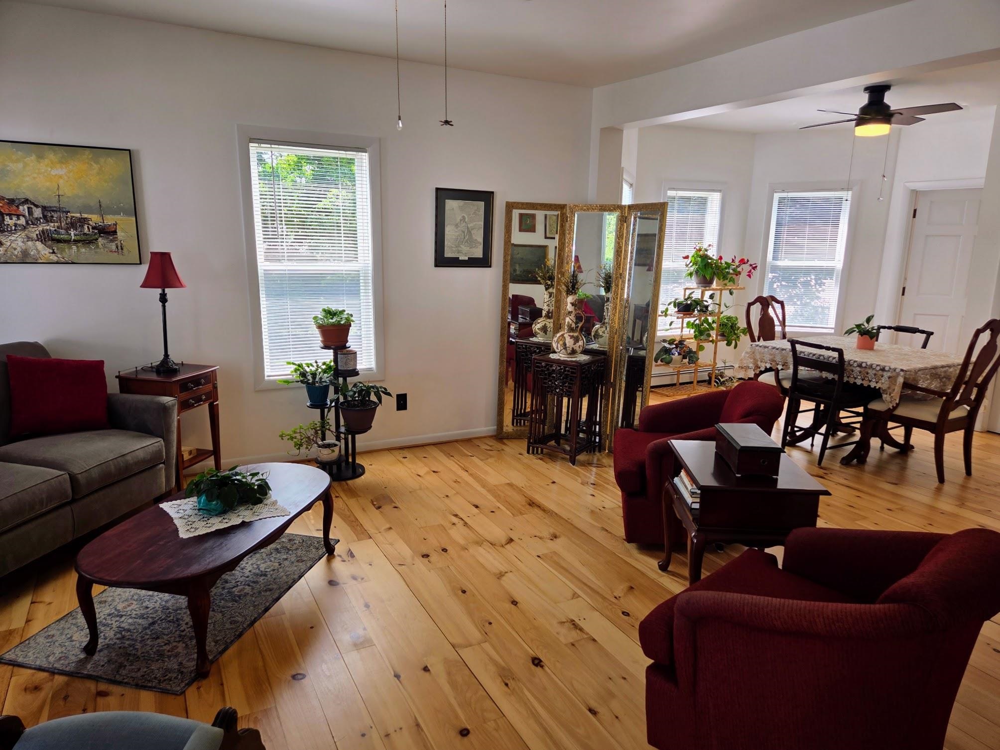 5 1/2 Lyndon Street Property Photo 8