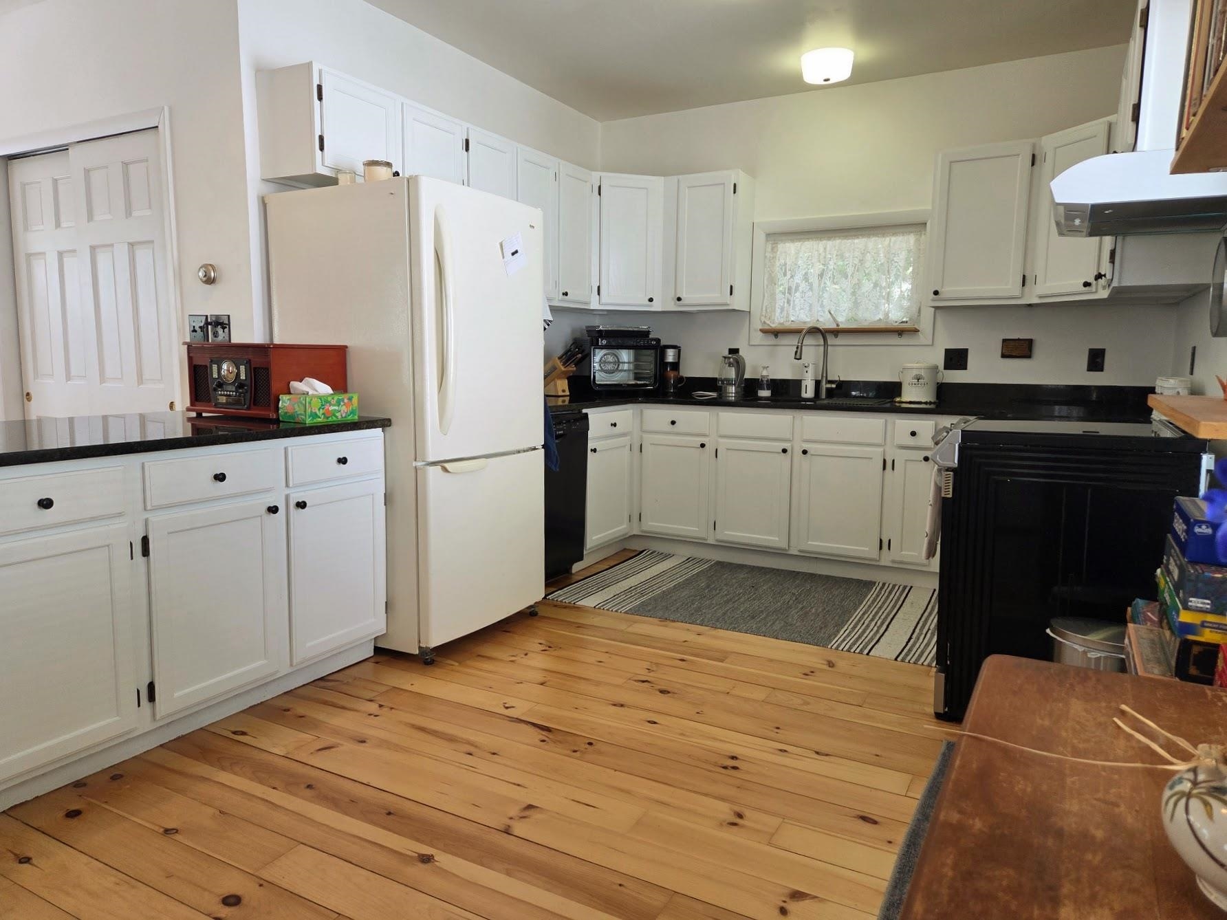 5 1/2 Lyndon Street Property Photo 12