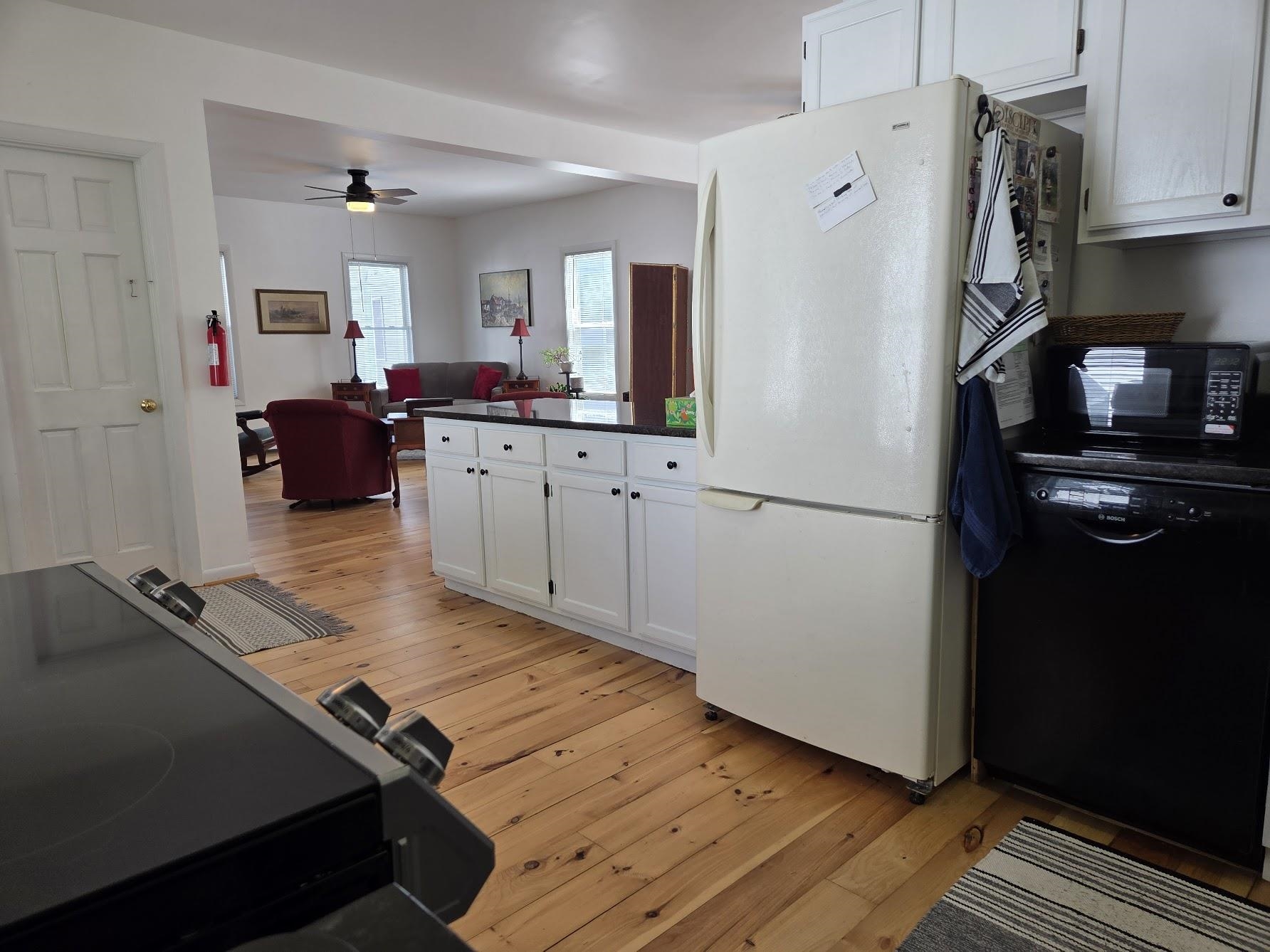 5 1/2 Lyndon Street Property Photo 14