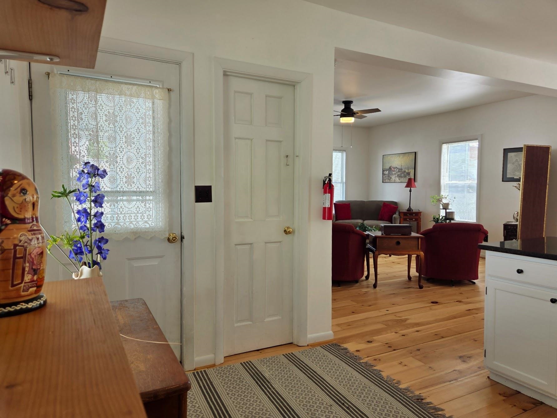 5 1/2 Lyndon Street Property Photo 16