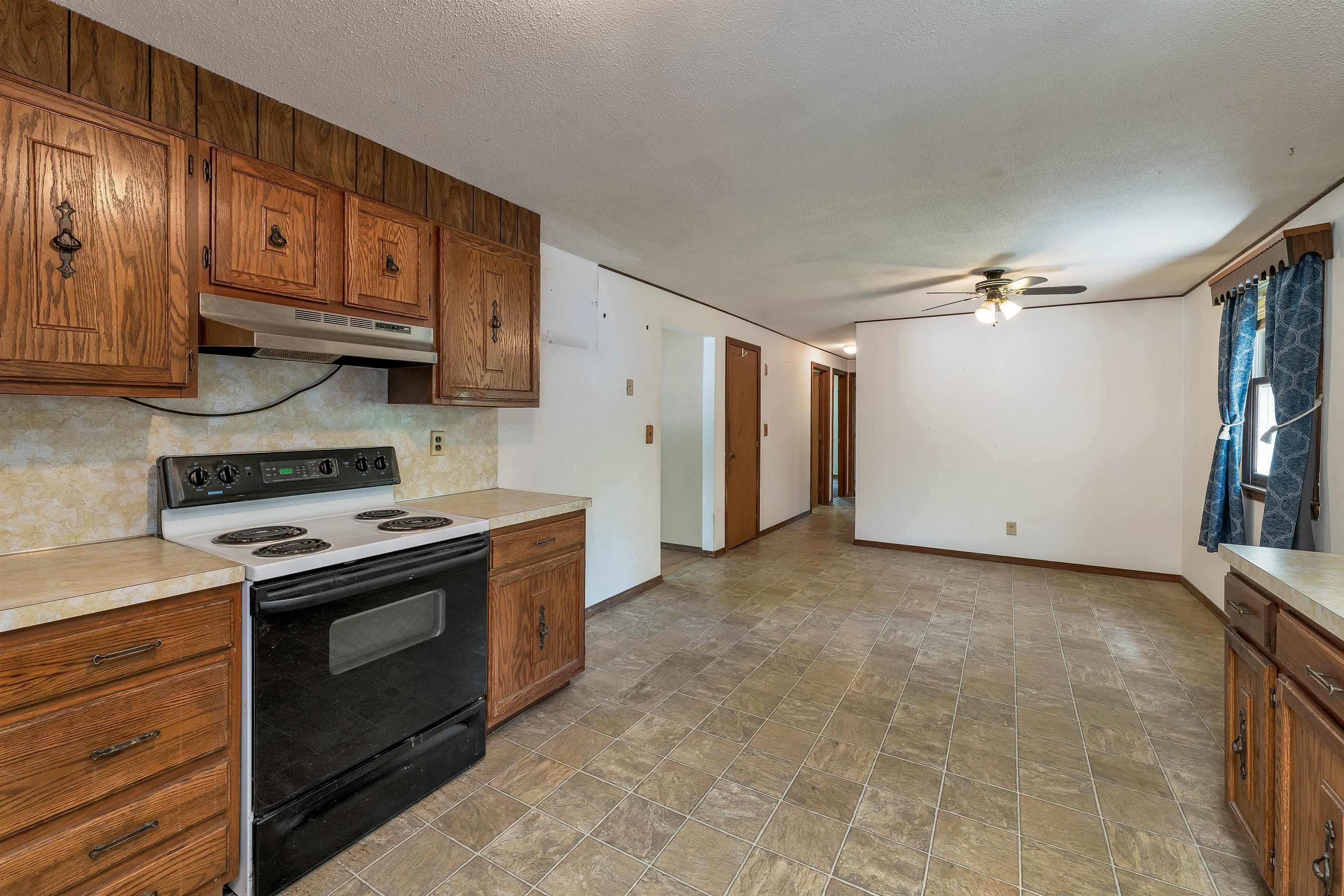 12 Cameron Drive Property Photo 4