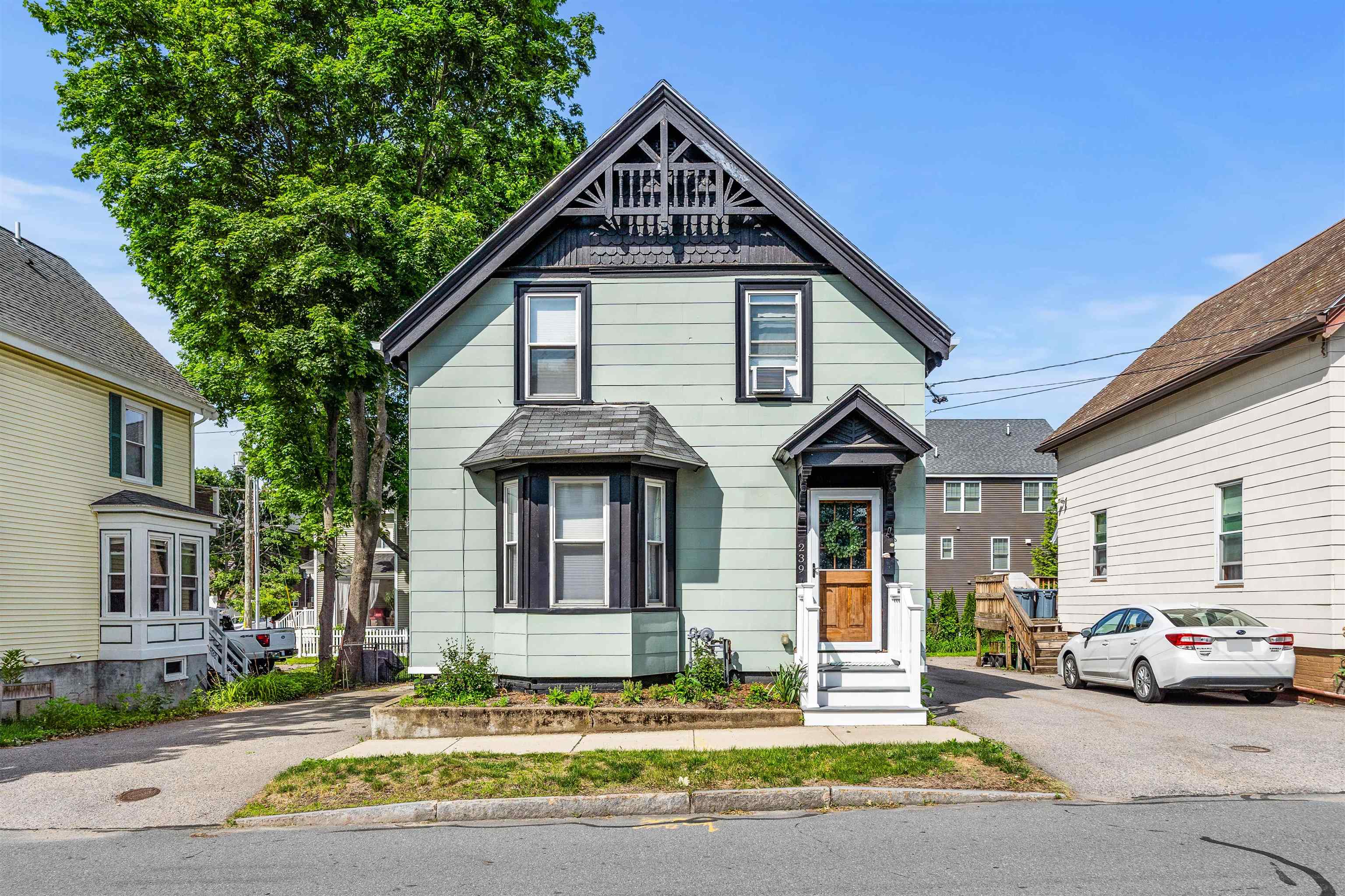 239 Cass Street Property Photo 1