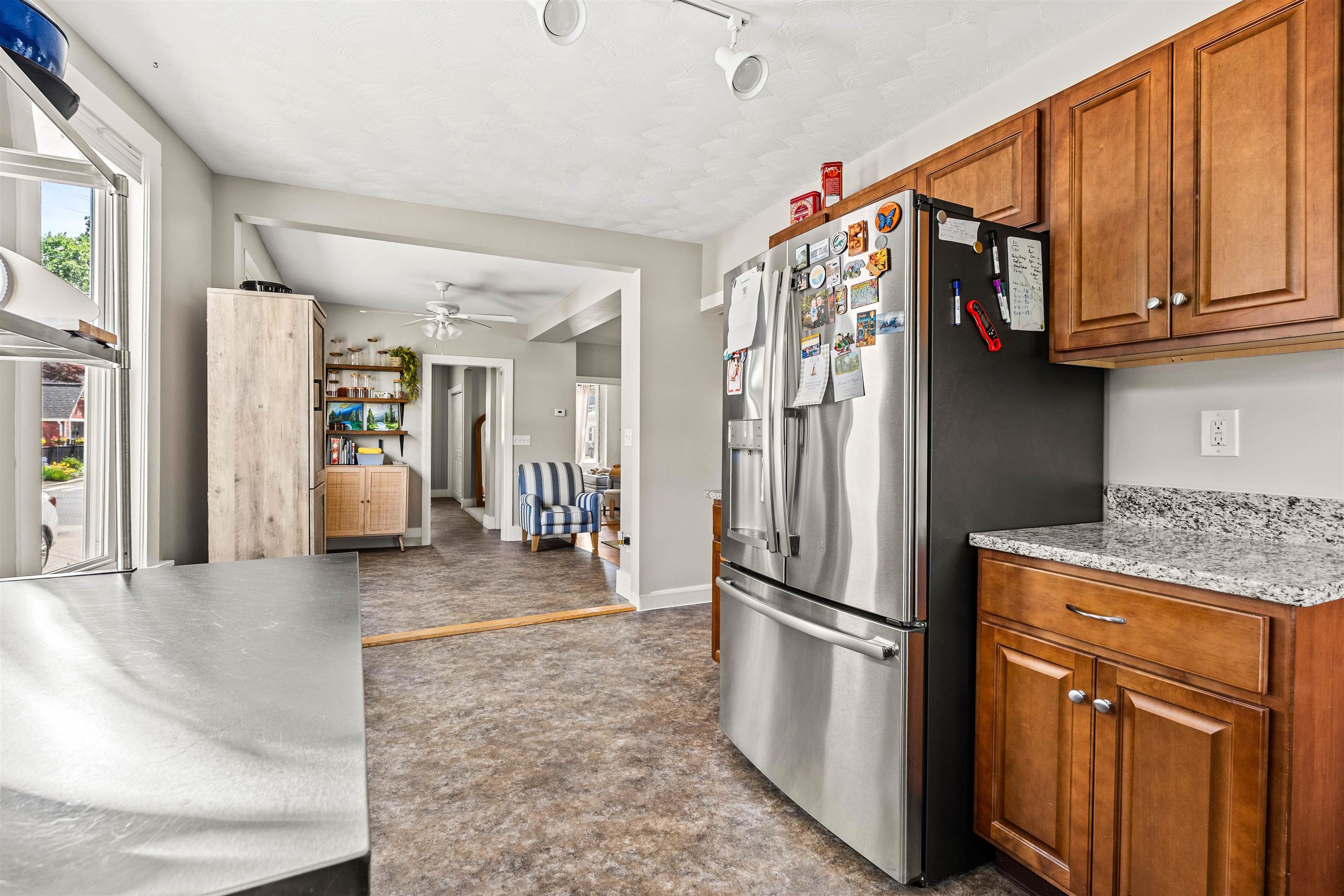 239 Cass Street Property Photo 4