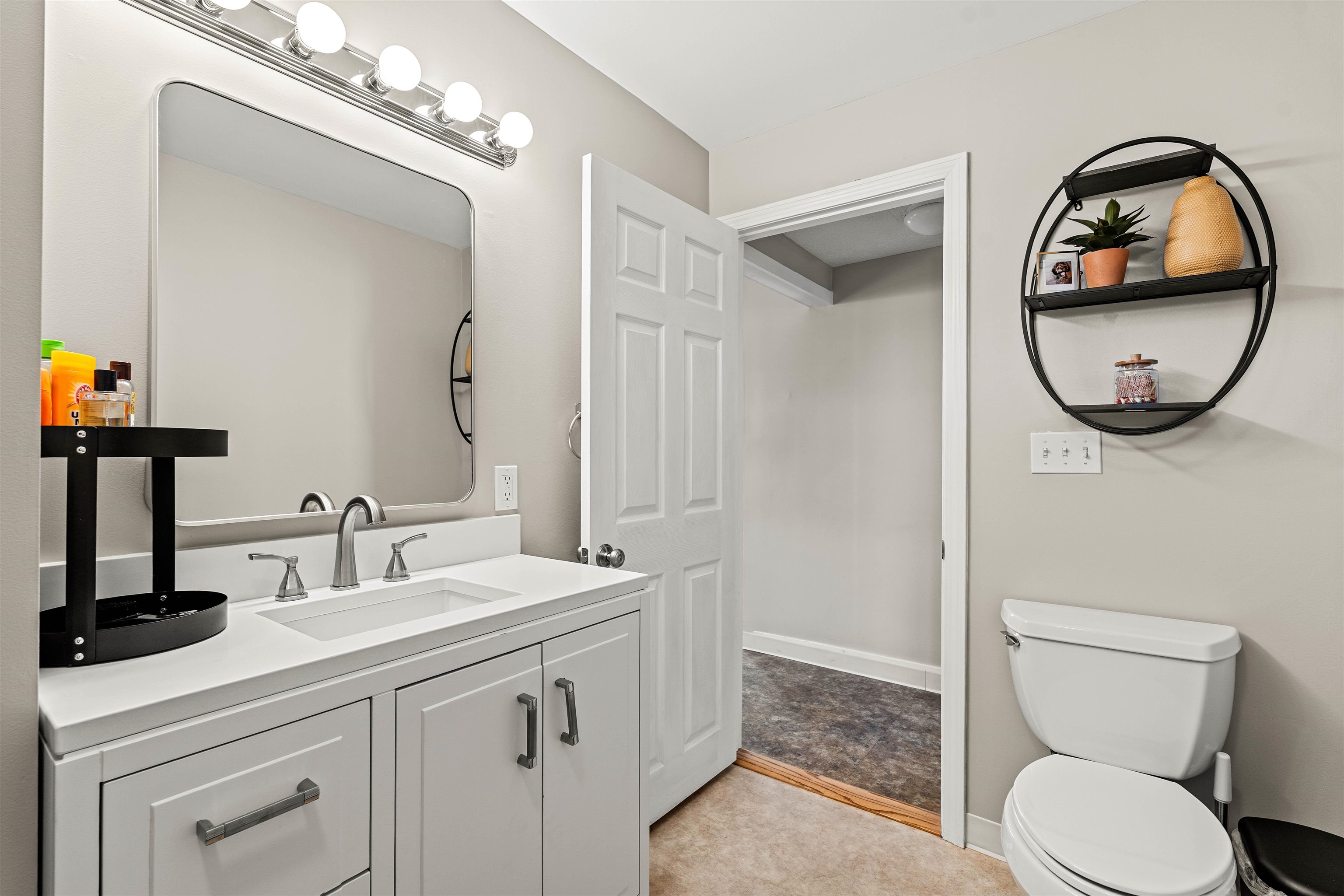 239 Cass Street Property Photo 28