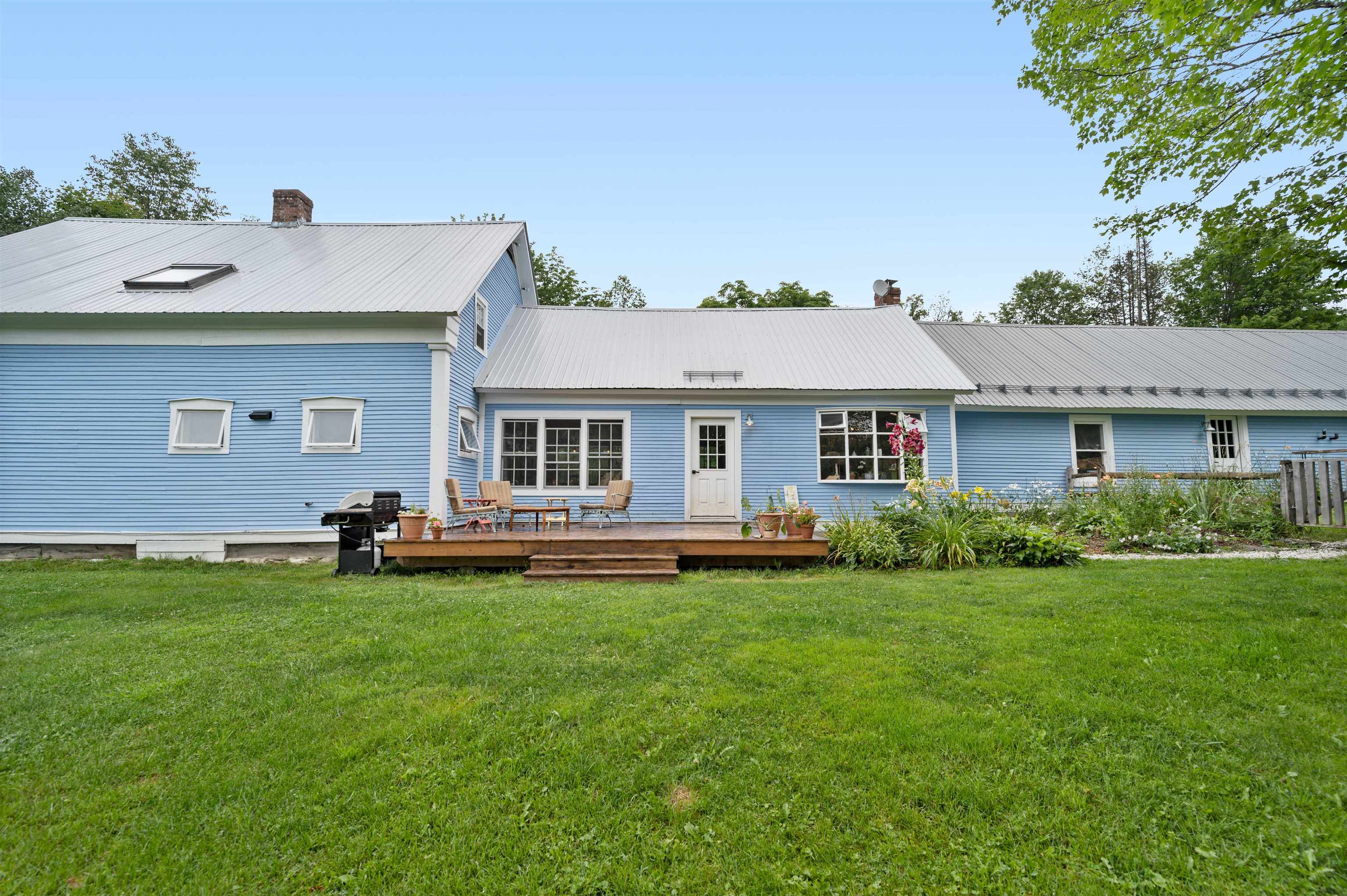 323 Calais Road Property Photo 2