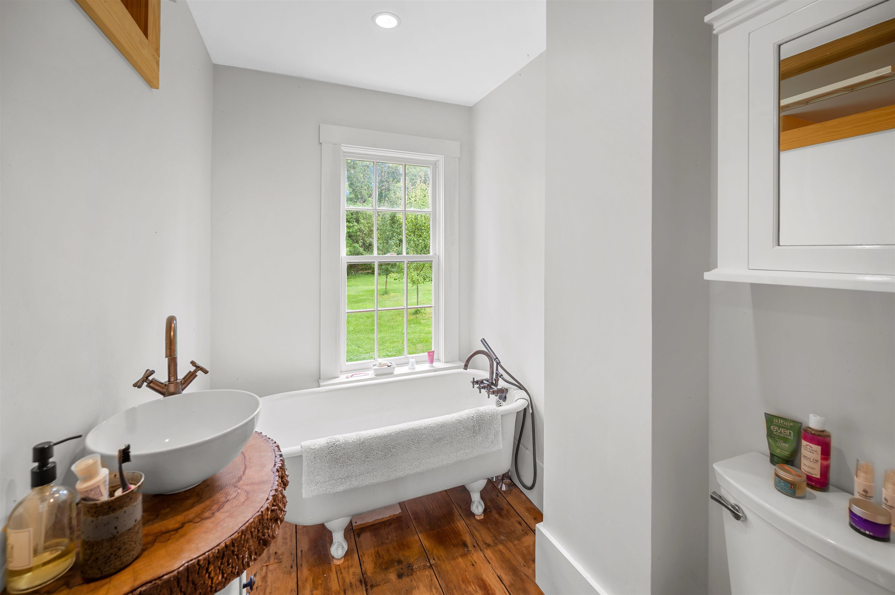 323 Calais Road Property Photo 14