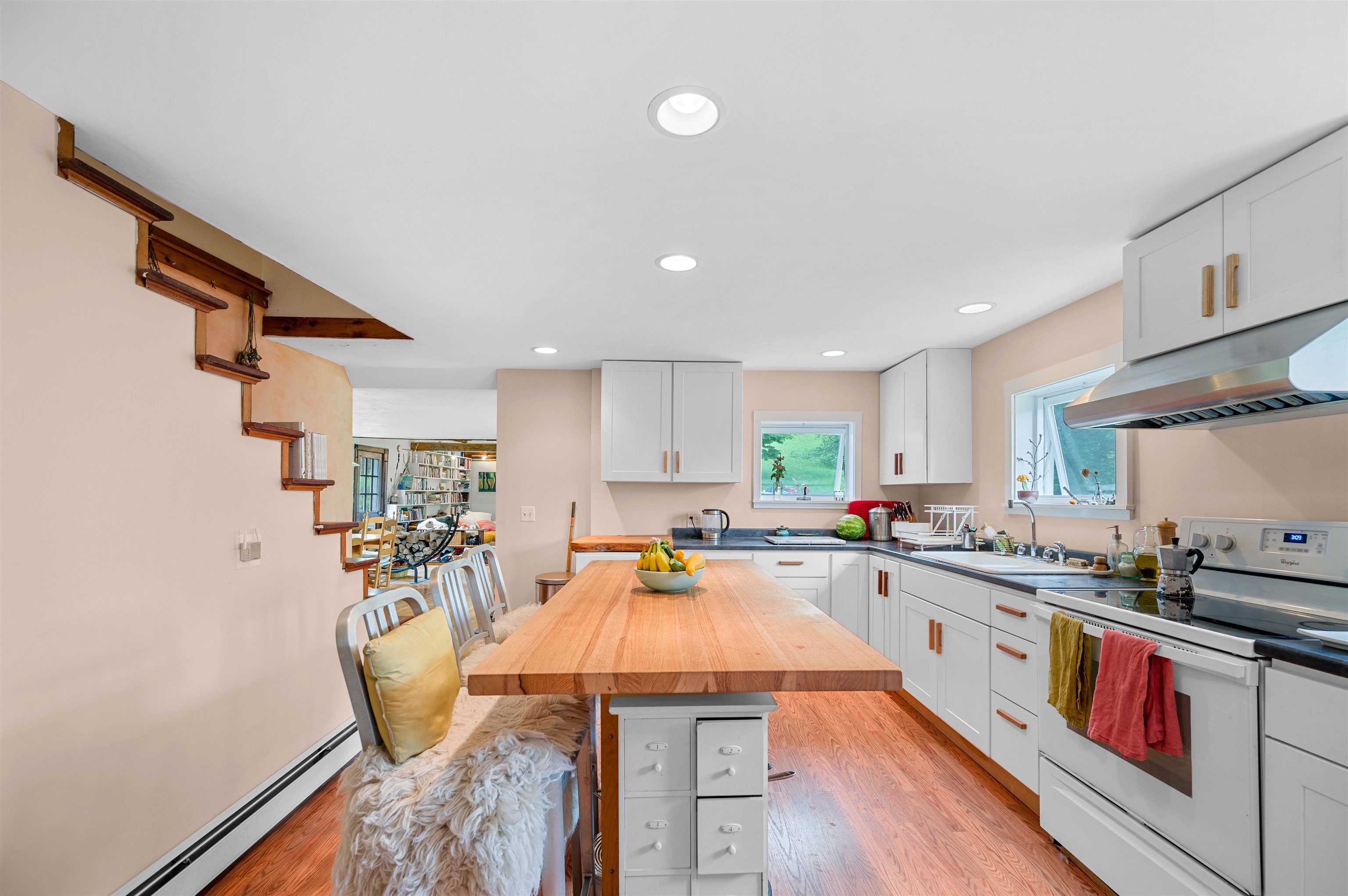 323 Calais Road Property Photo 17