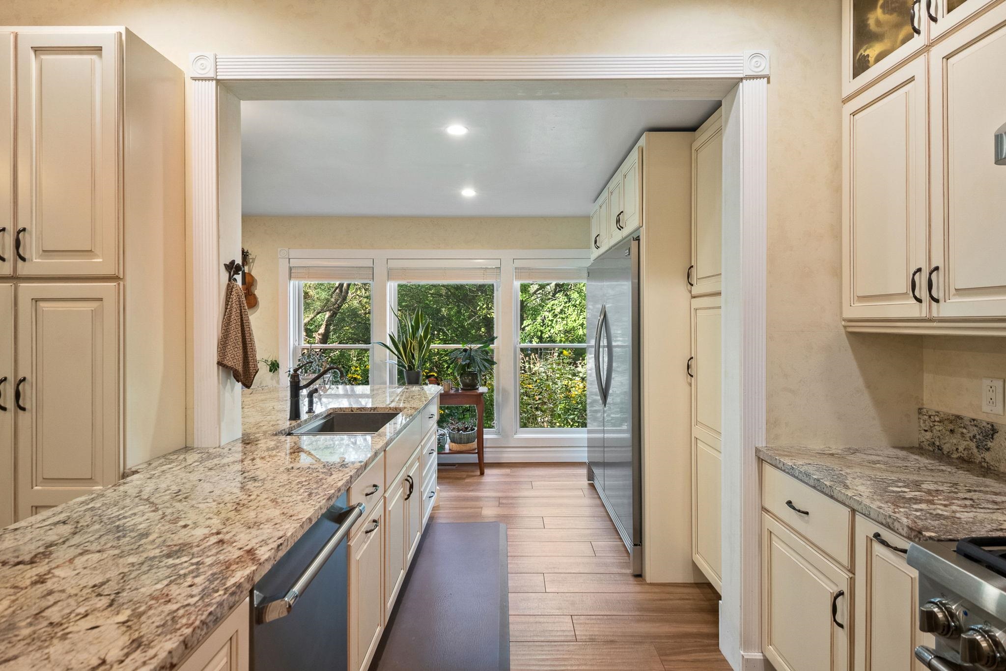 995 Dorset Street Property Photo 14