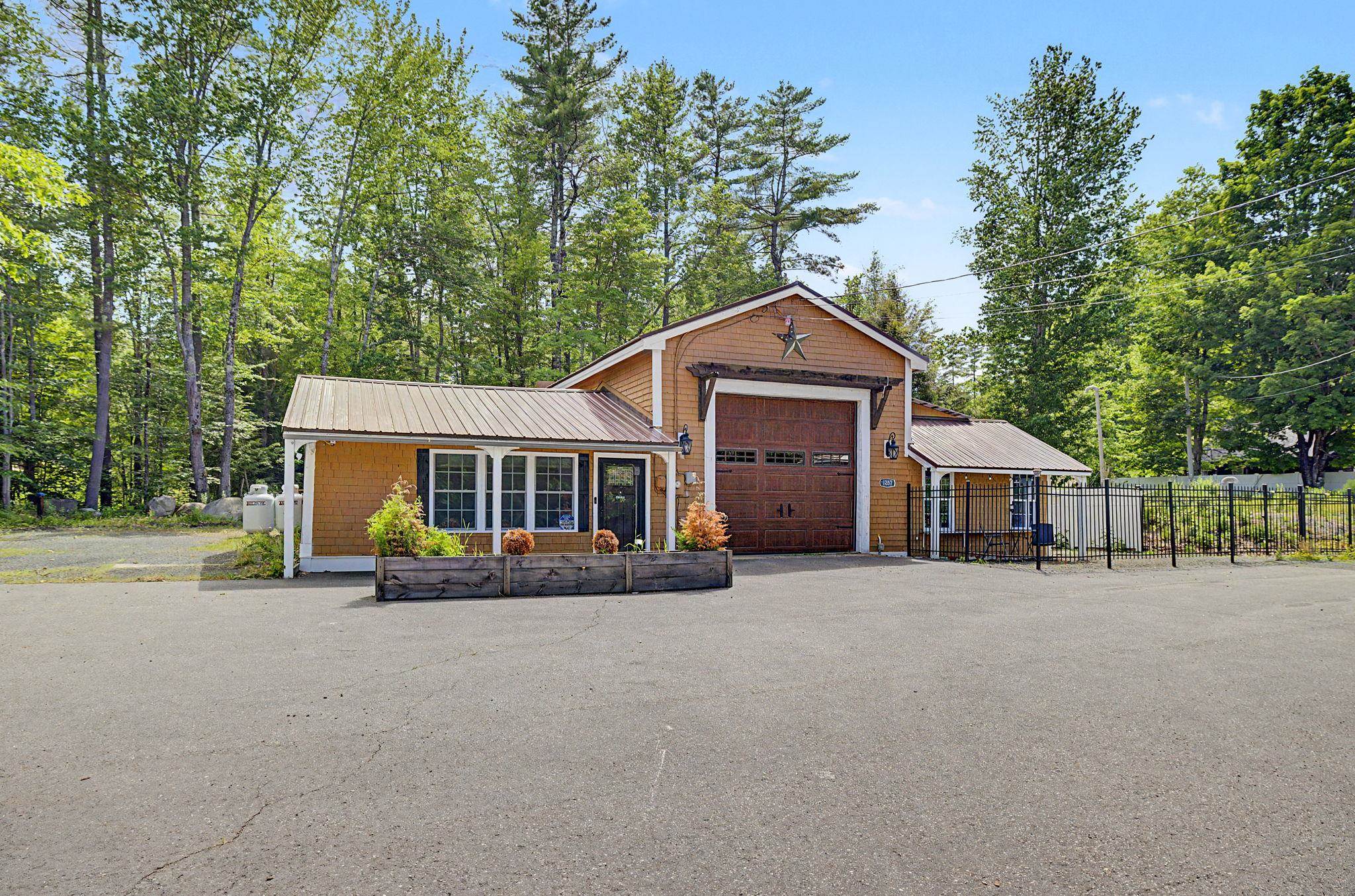 1287 Bearcamp Highway Property Photo 2