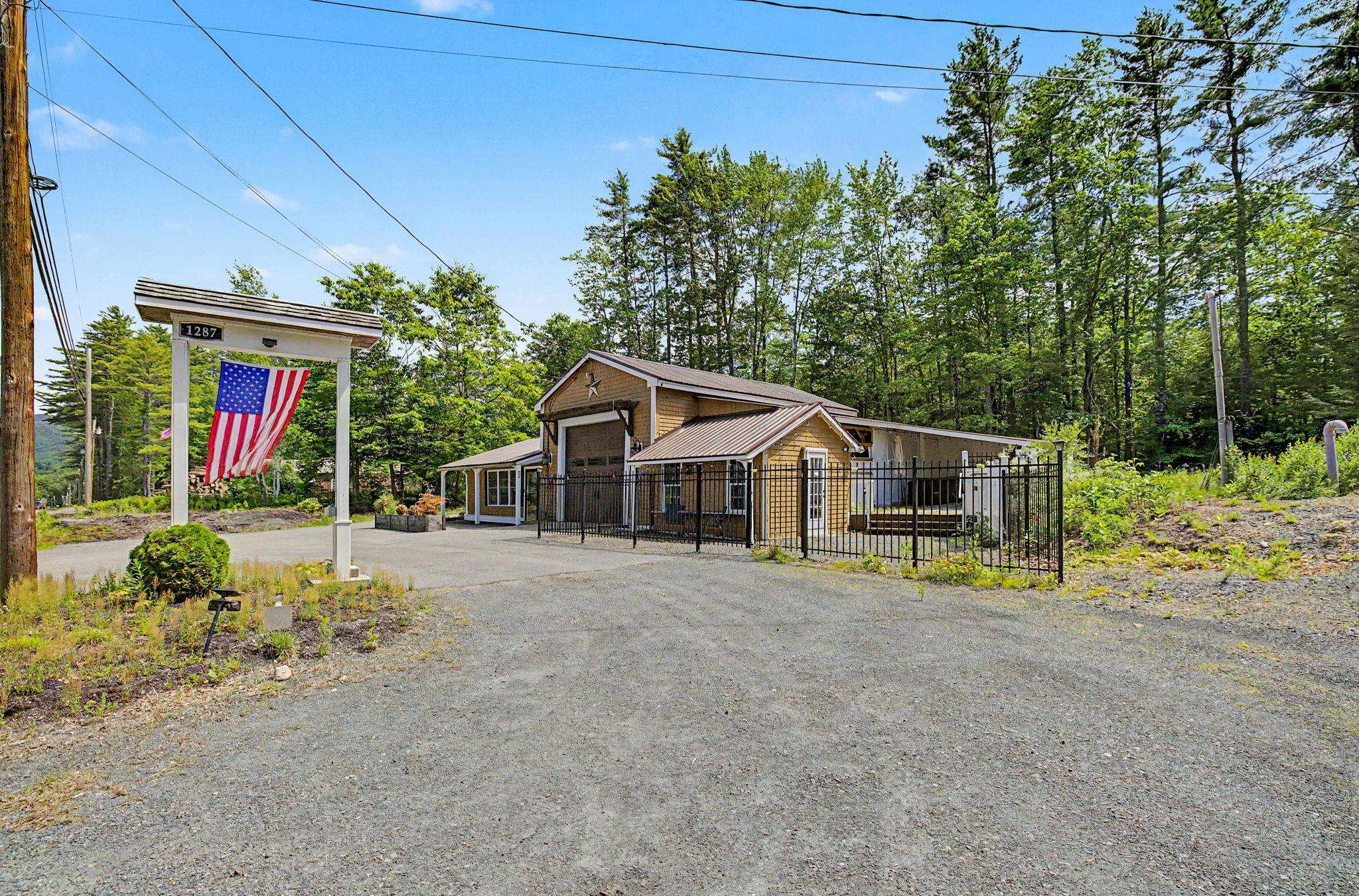 1287 Bearcamp Highway Property Photo 3