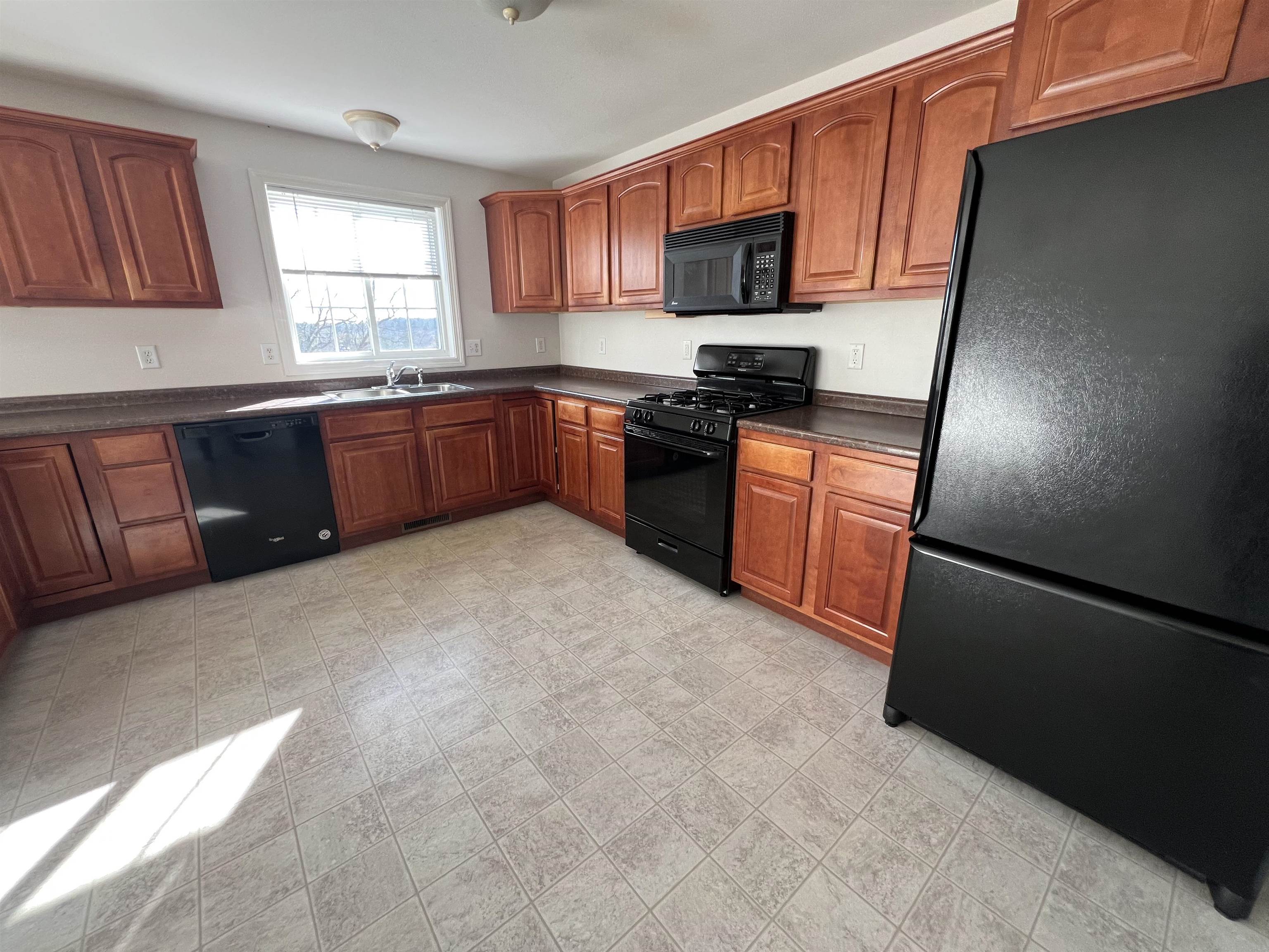 7 Charity Court Property Photo 1