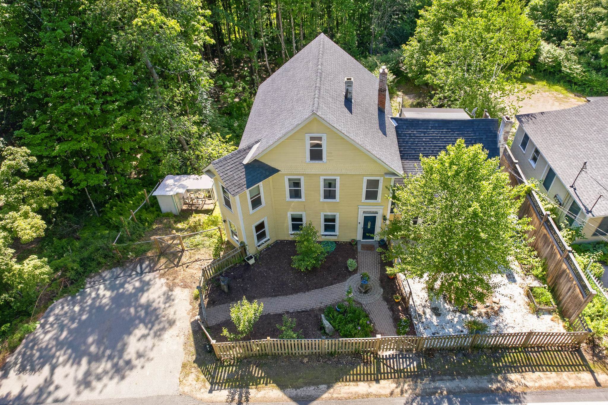 17 Forest Road Property Photo 2