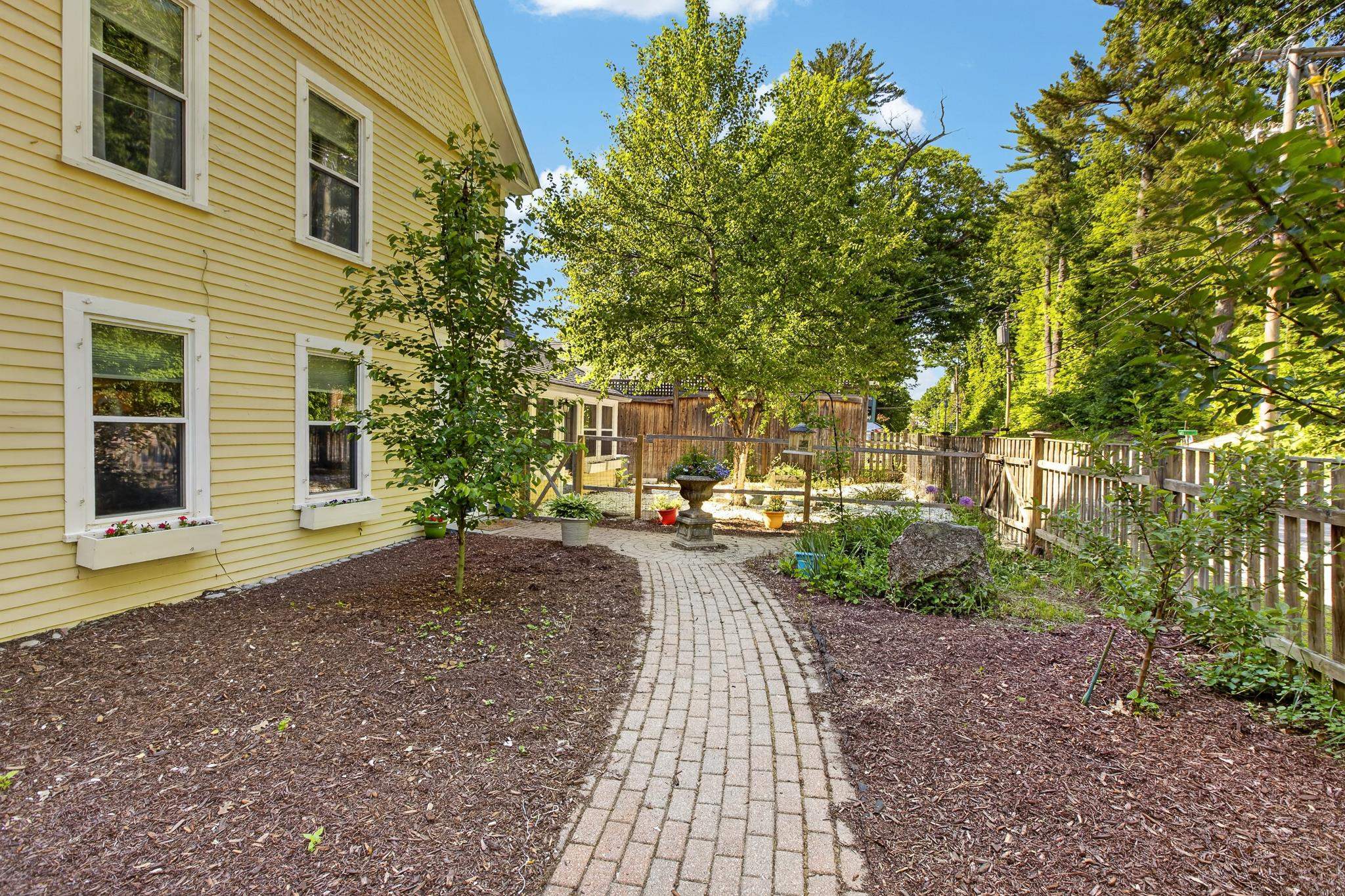 17 Forest Road Property Photo 4
