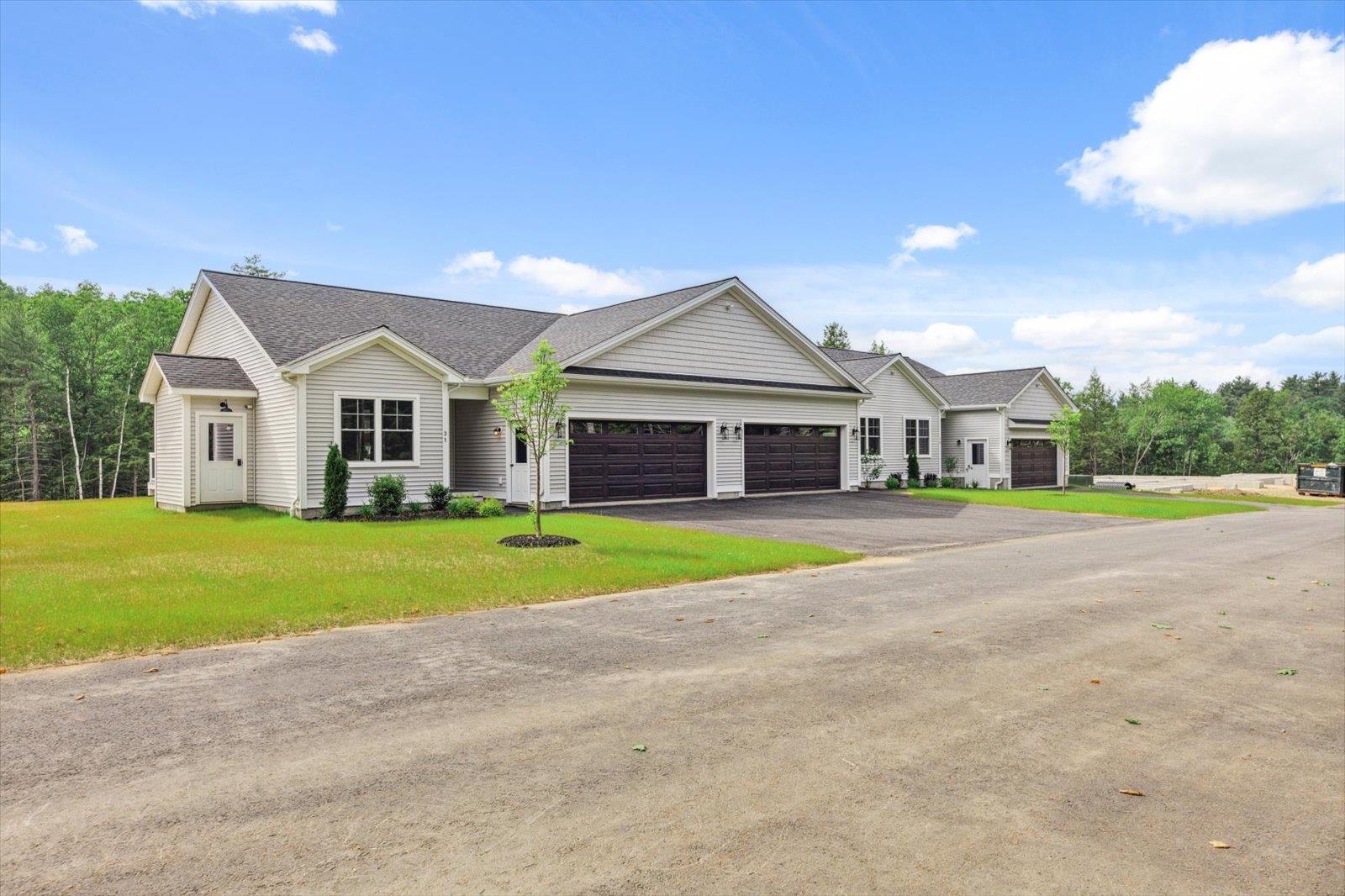 41 Willow Lane Property Photo 2