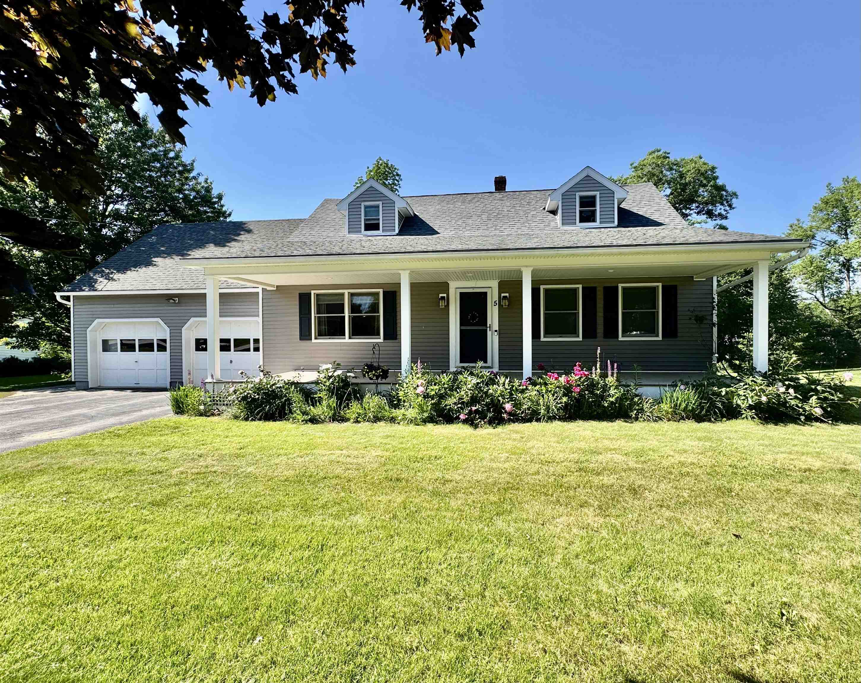 5 Tuttle Meadow Drive Property Photo 1