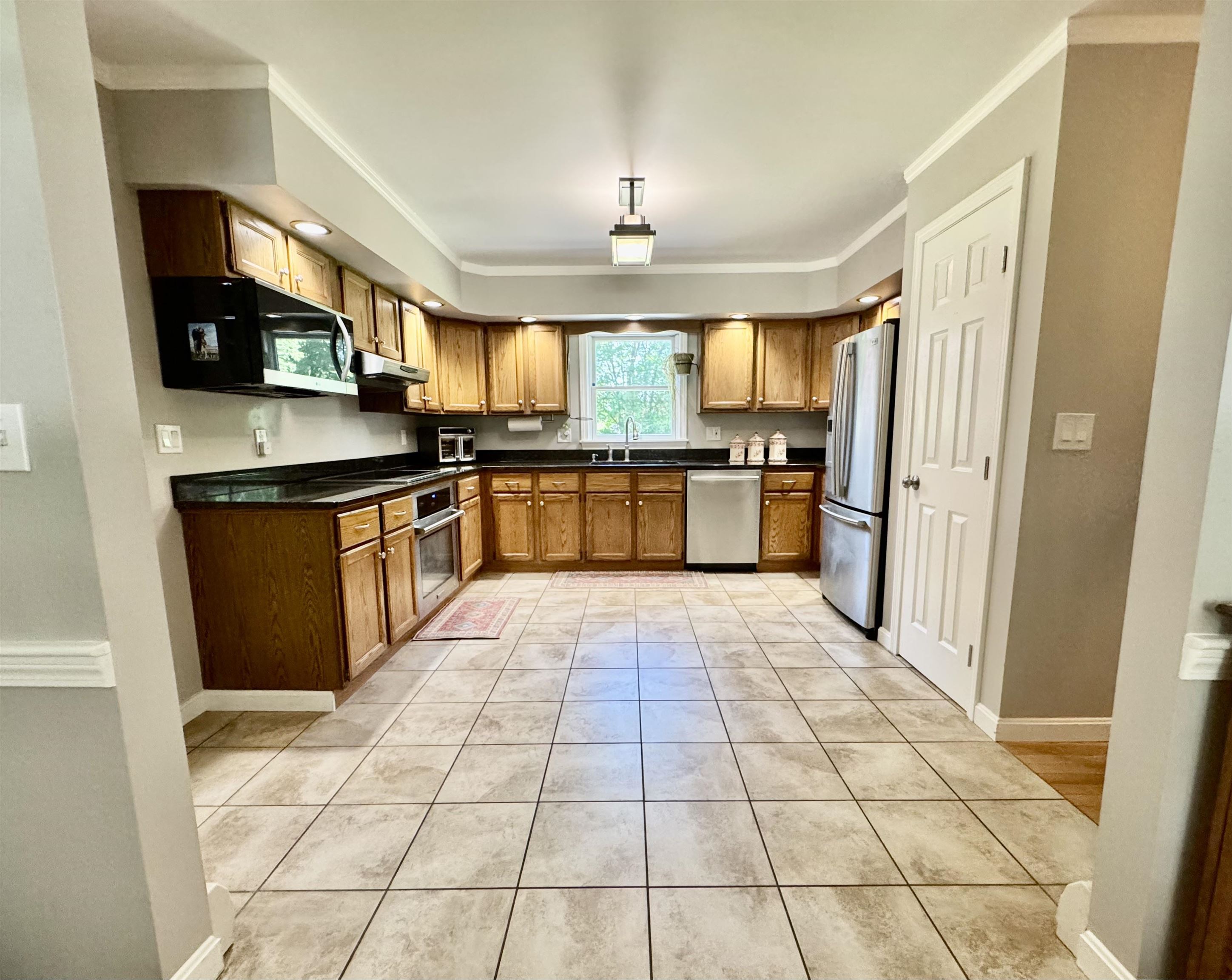 5 Tuttle Meadow Drive Property Photo 8