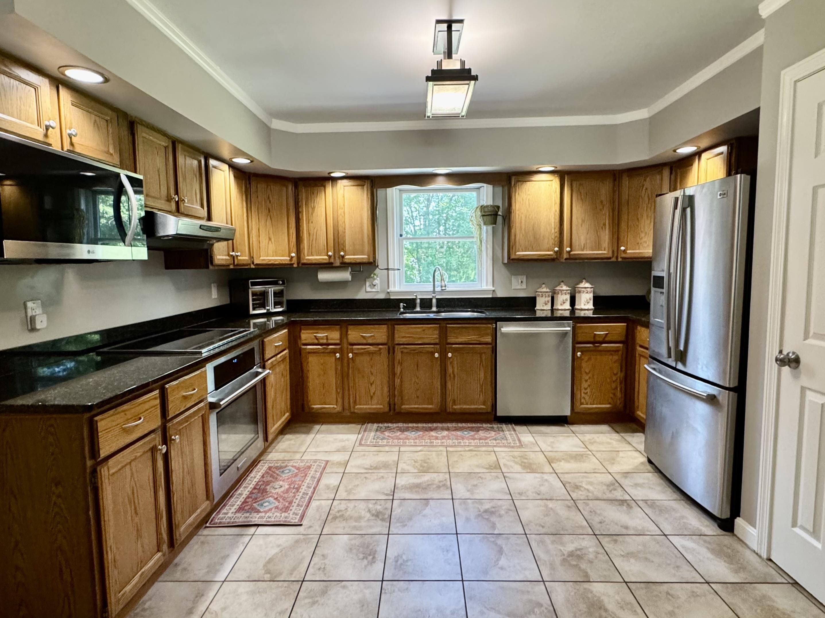 5 Tuttle Meadow Drive Property Photo 9