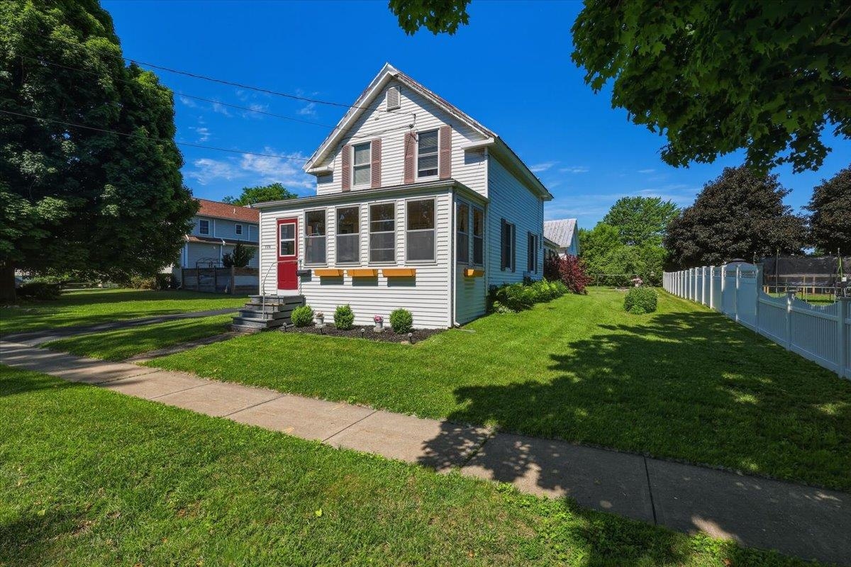 126 N Elm Street Property Photo 1