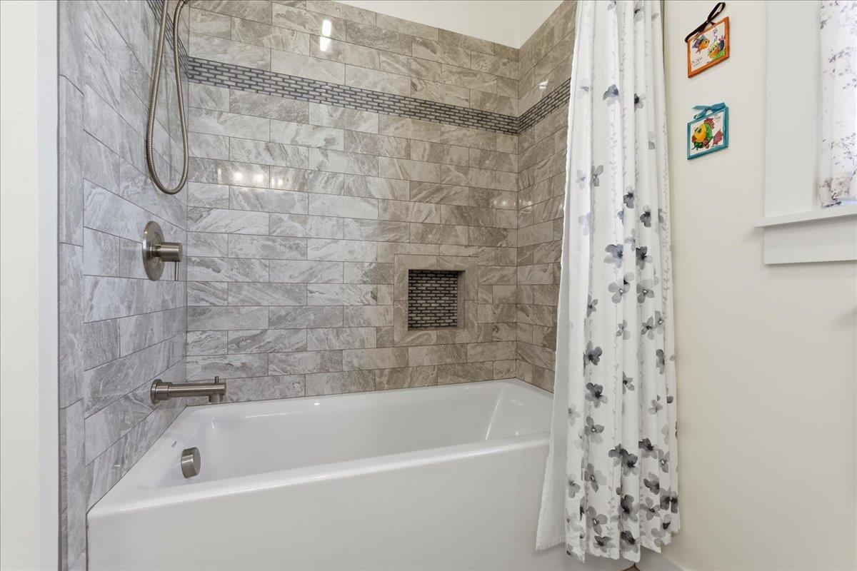 405 Harriet Drive Property Photo 31