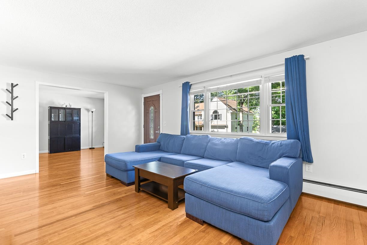10 Oakdale Avenue Property Photo 10