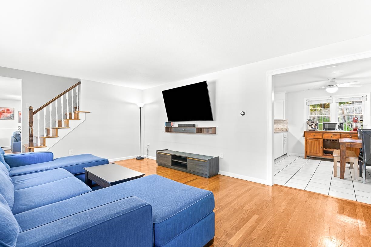 10 Oakdale Avenue Property Photo 12