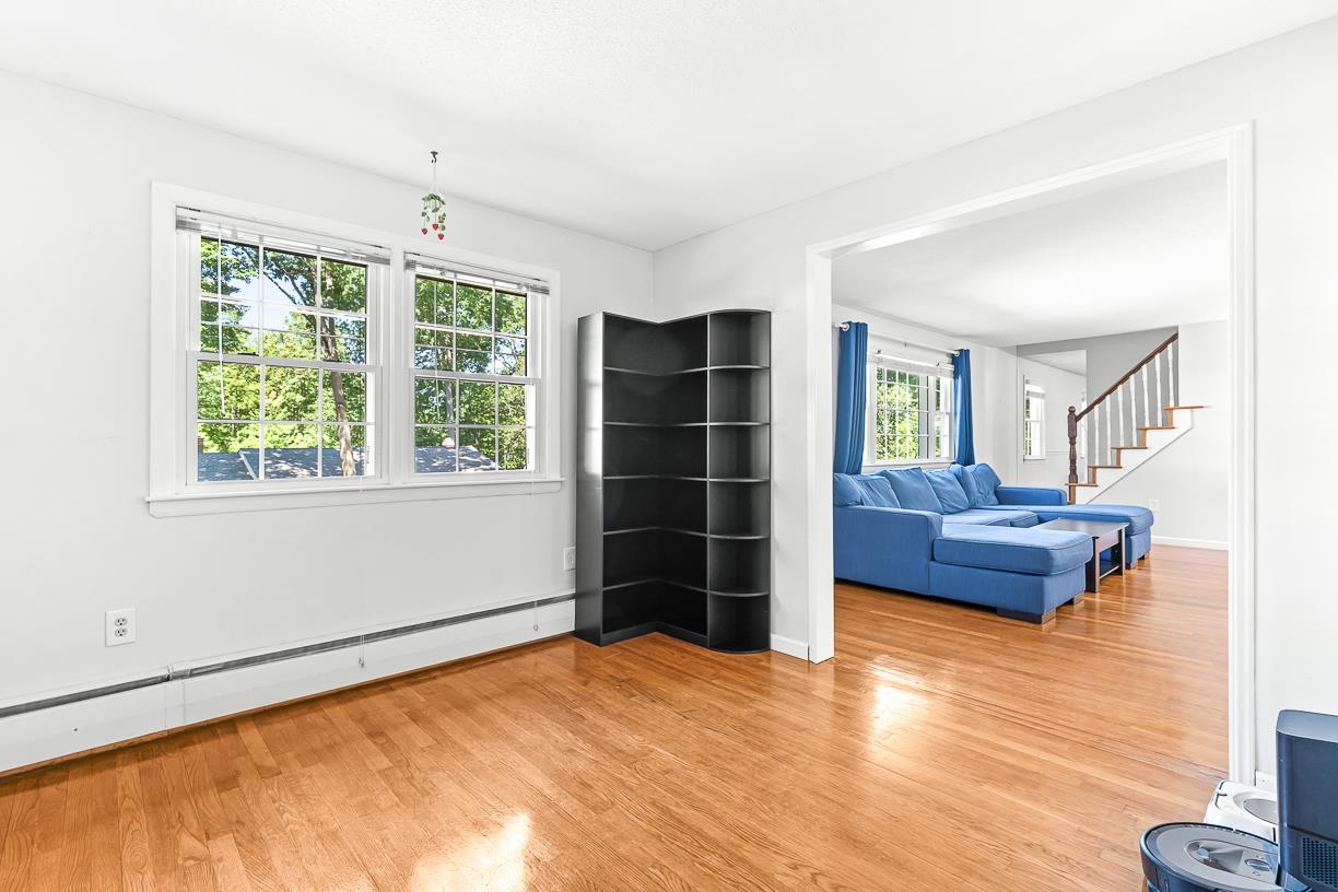 10 Oakdale Avenue Property Photo 19