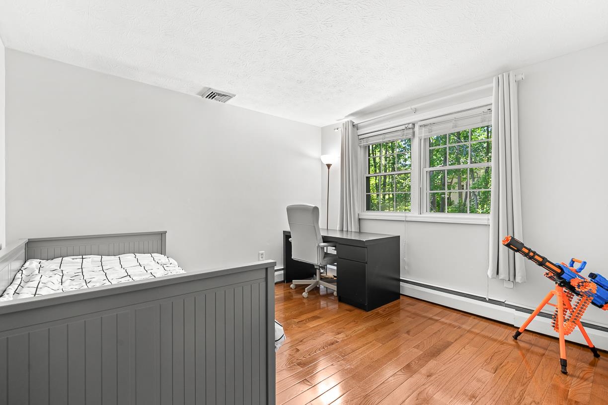 10 Oakdale Avenue Property Photo 30