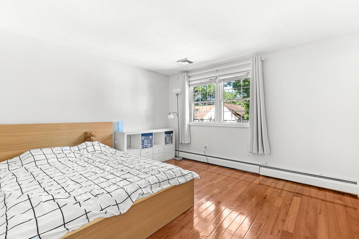 10 Oakdale Avenue Property Photo 31
