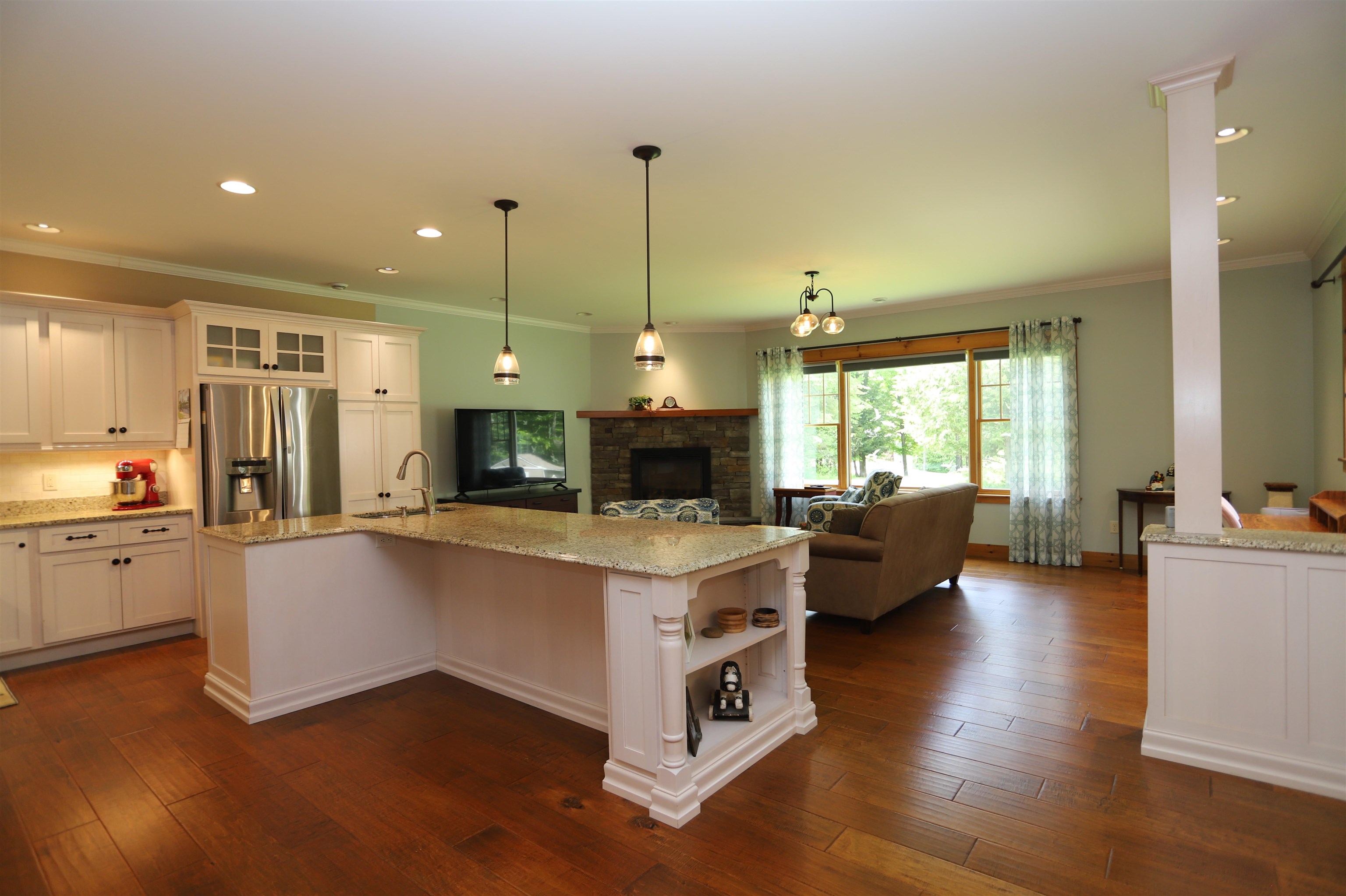 905 Dairninaka Drive Property Photo 8