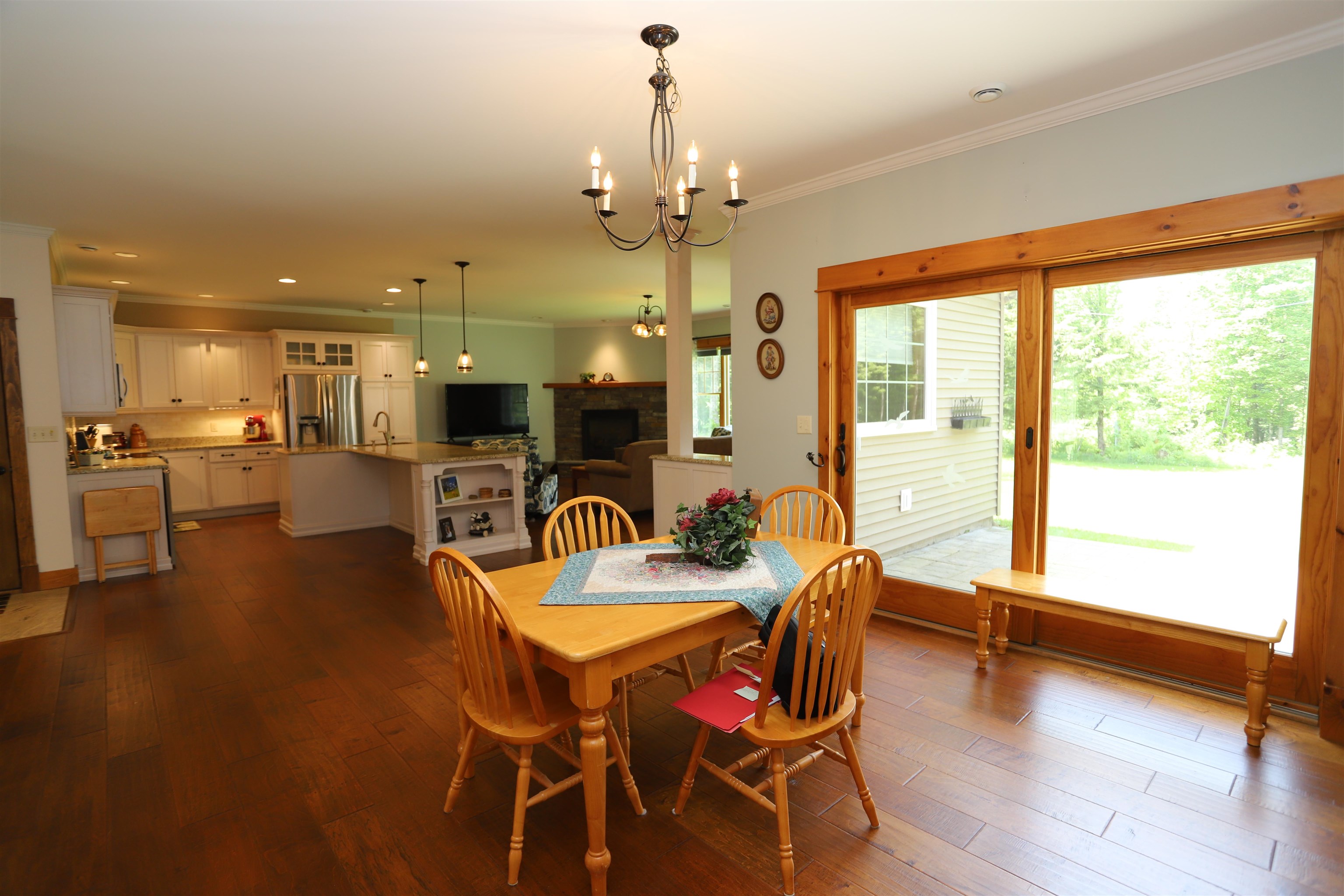 905 Dairninaka Drive Property Photo 10