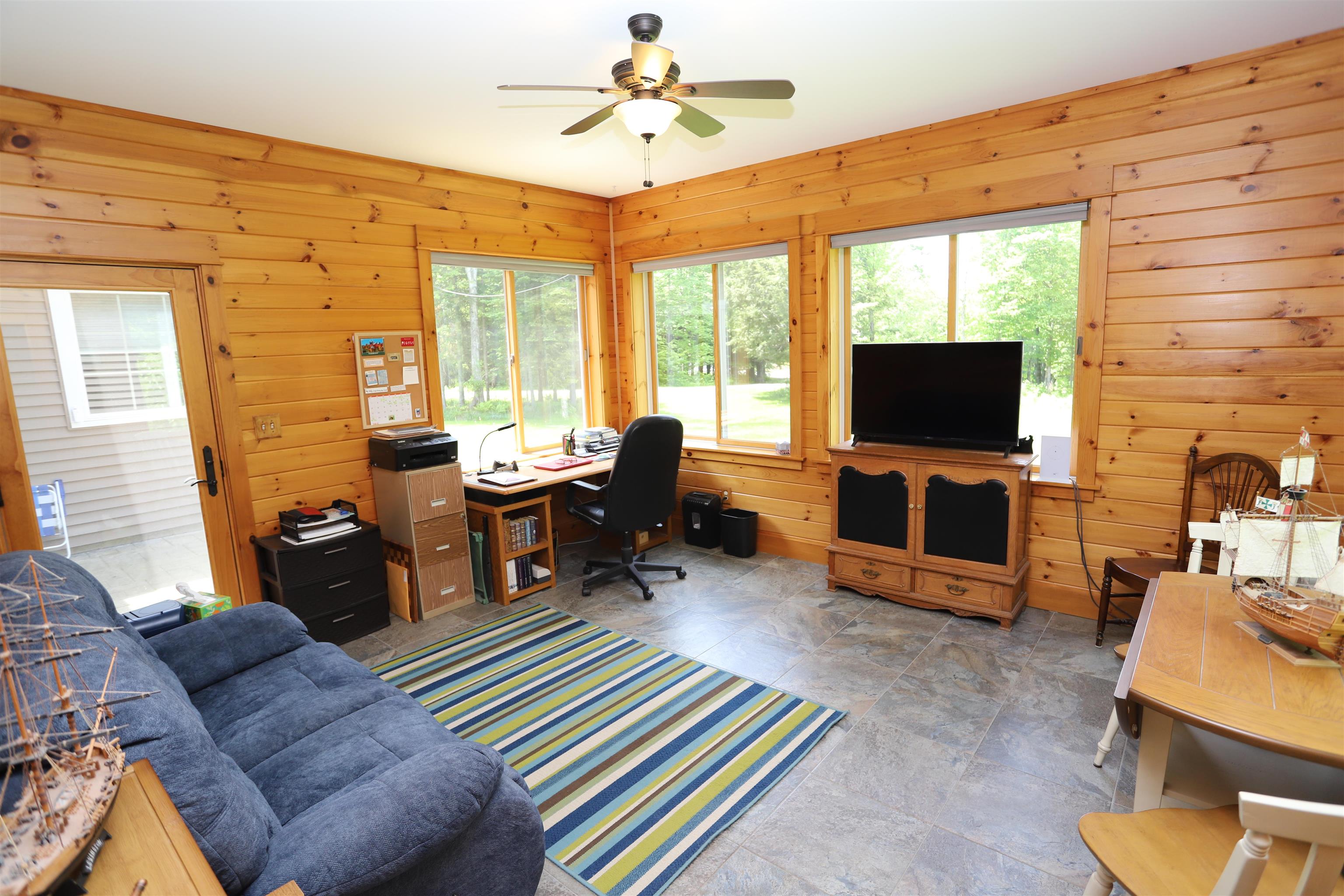 905 Dairninaka Drive Property Photo 13