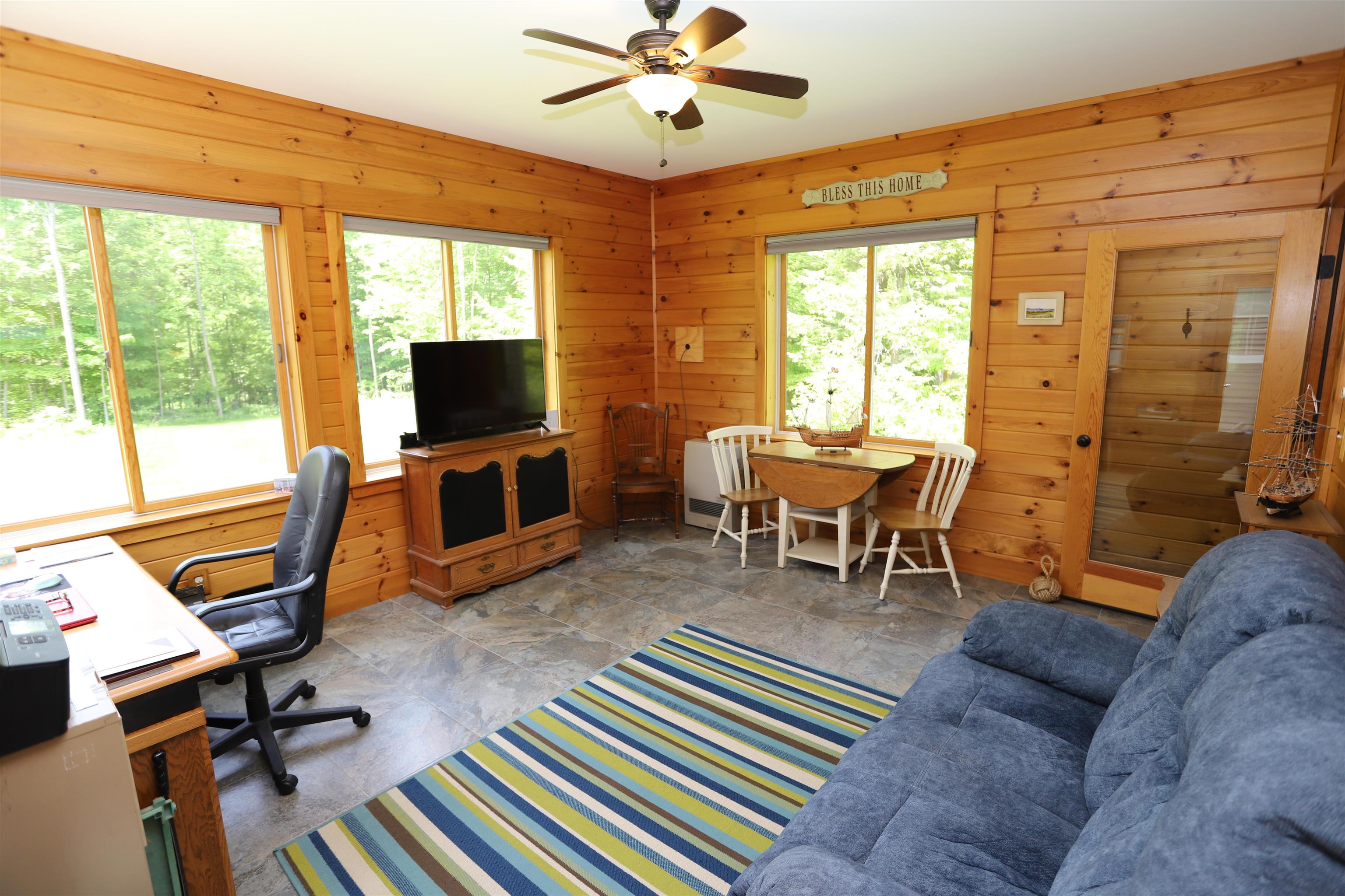 905 Dairninaka Drive Property Photo 14
