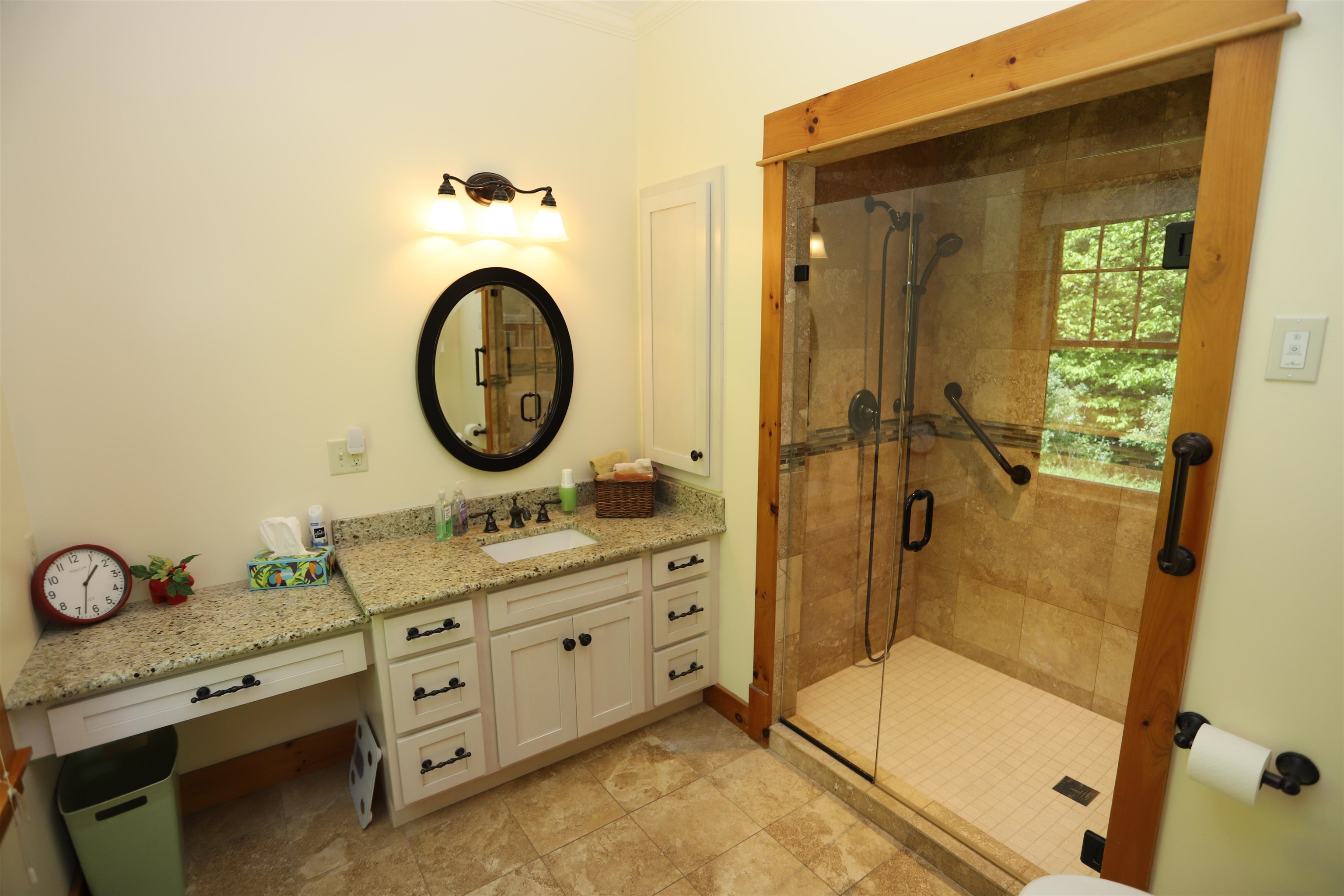 905 Dairninaka Drive Property Photo 15