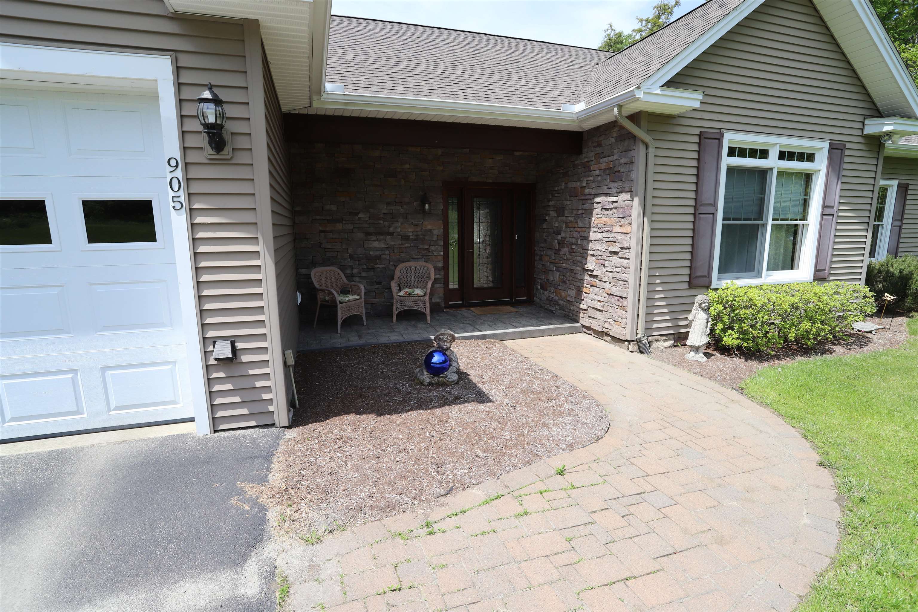 905 Dairninaka Drive Property Photo 16