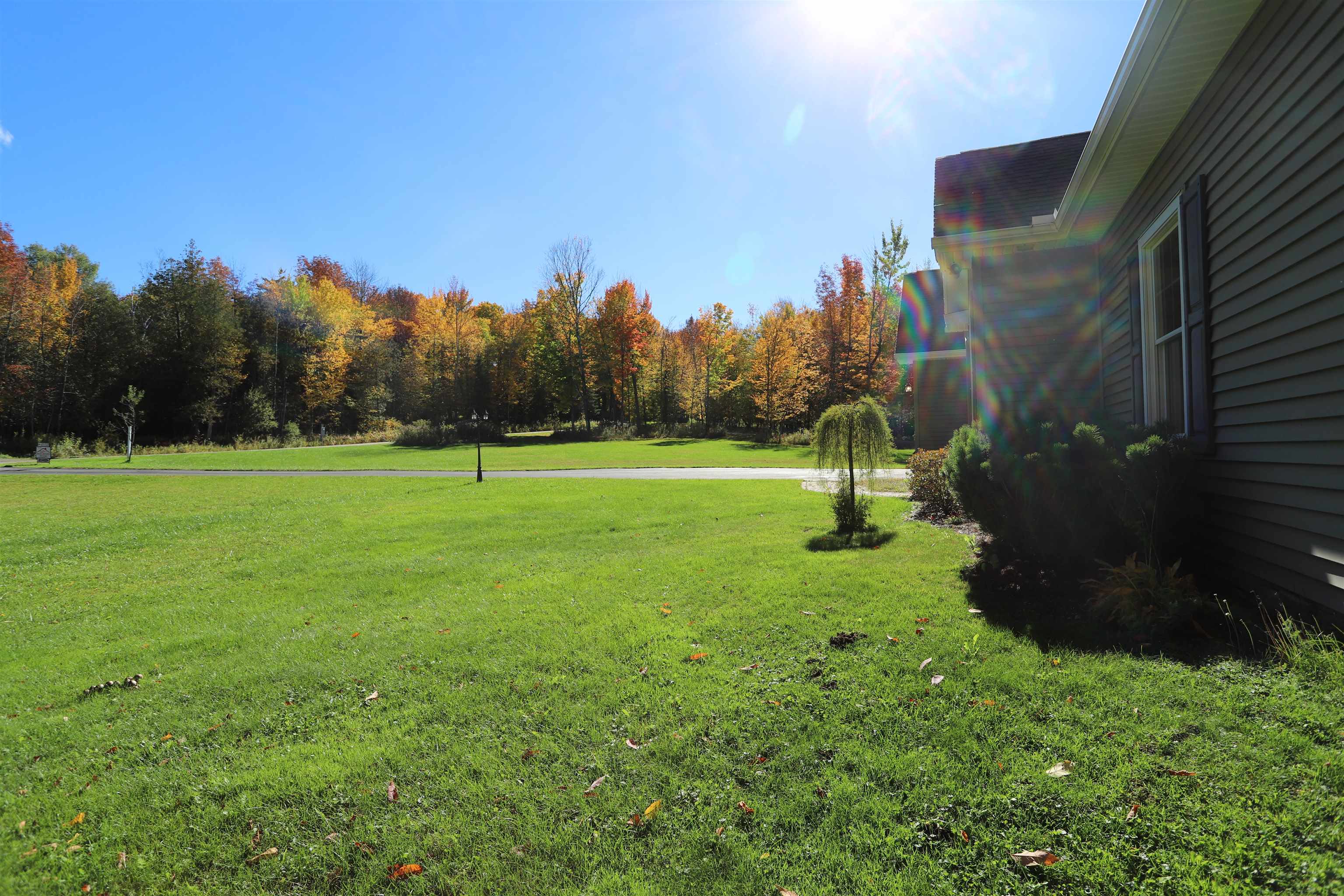 905 Dairninaka Drive Property Photo 18