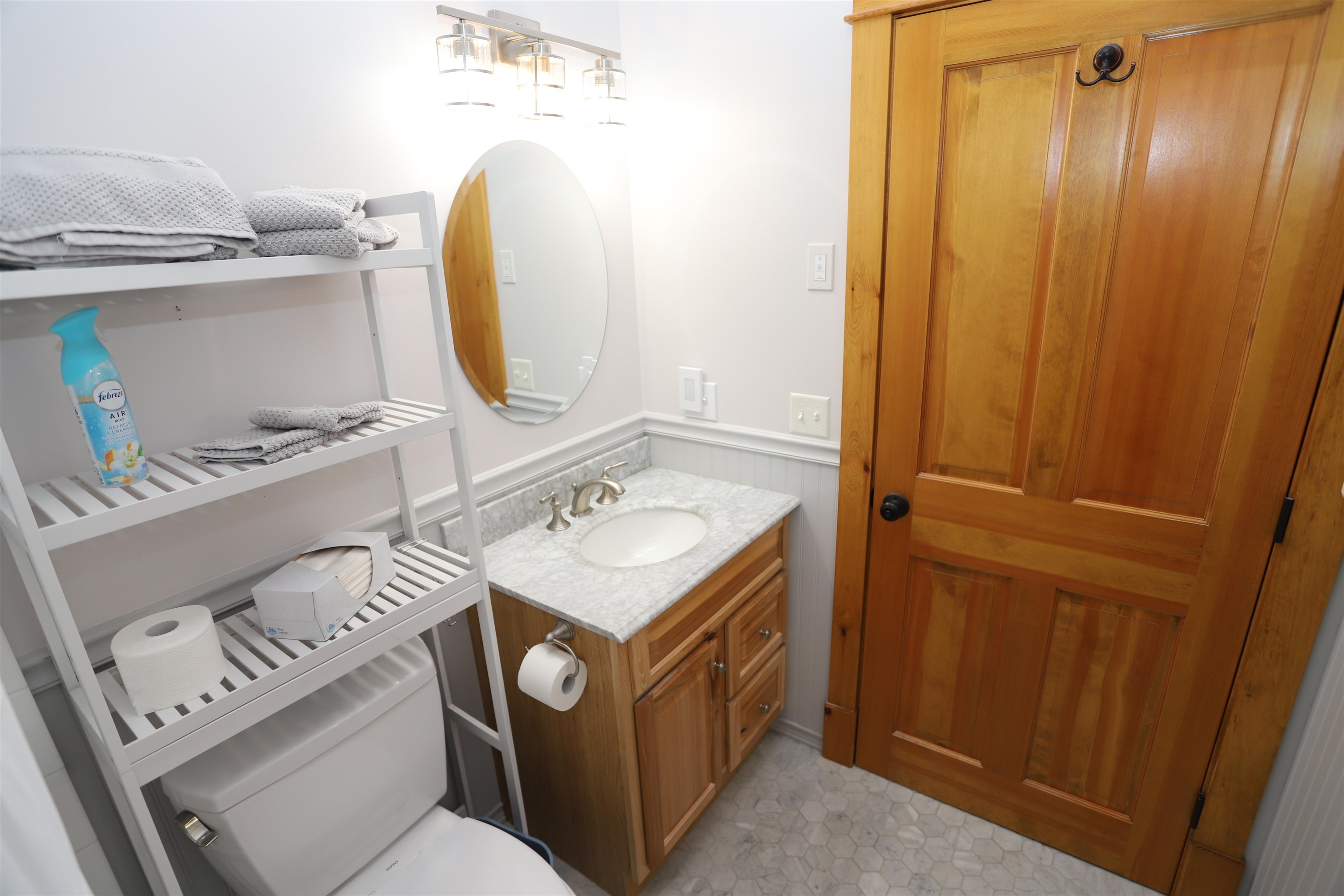 905 Dairninaka Drive Property Photo 24