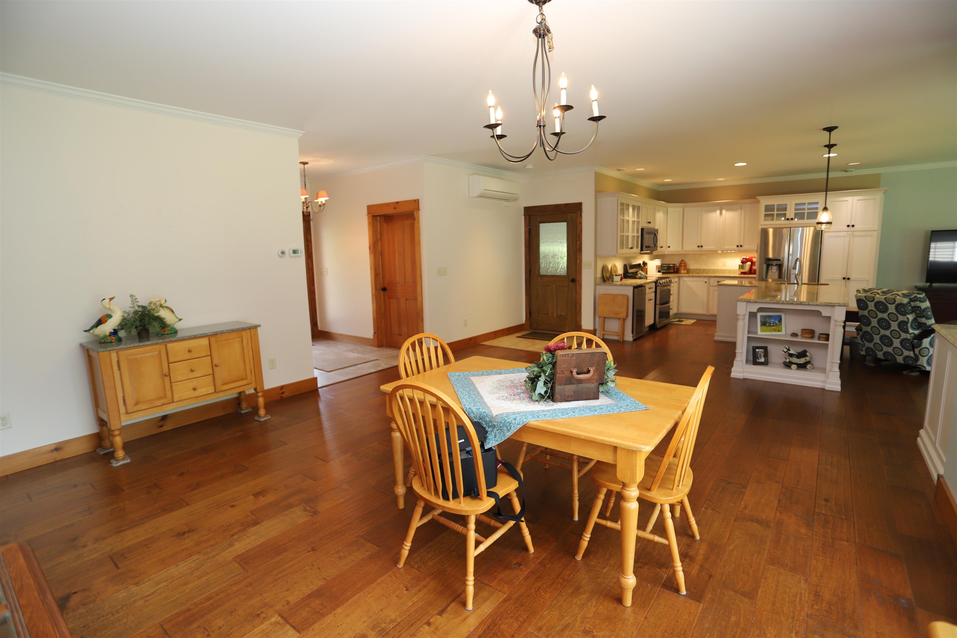 905 Dairninaka Drive Property Photo 27