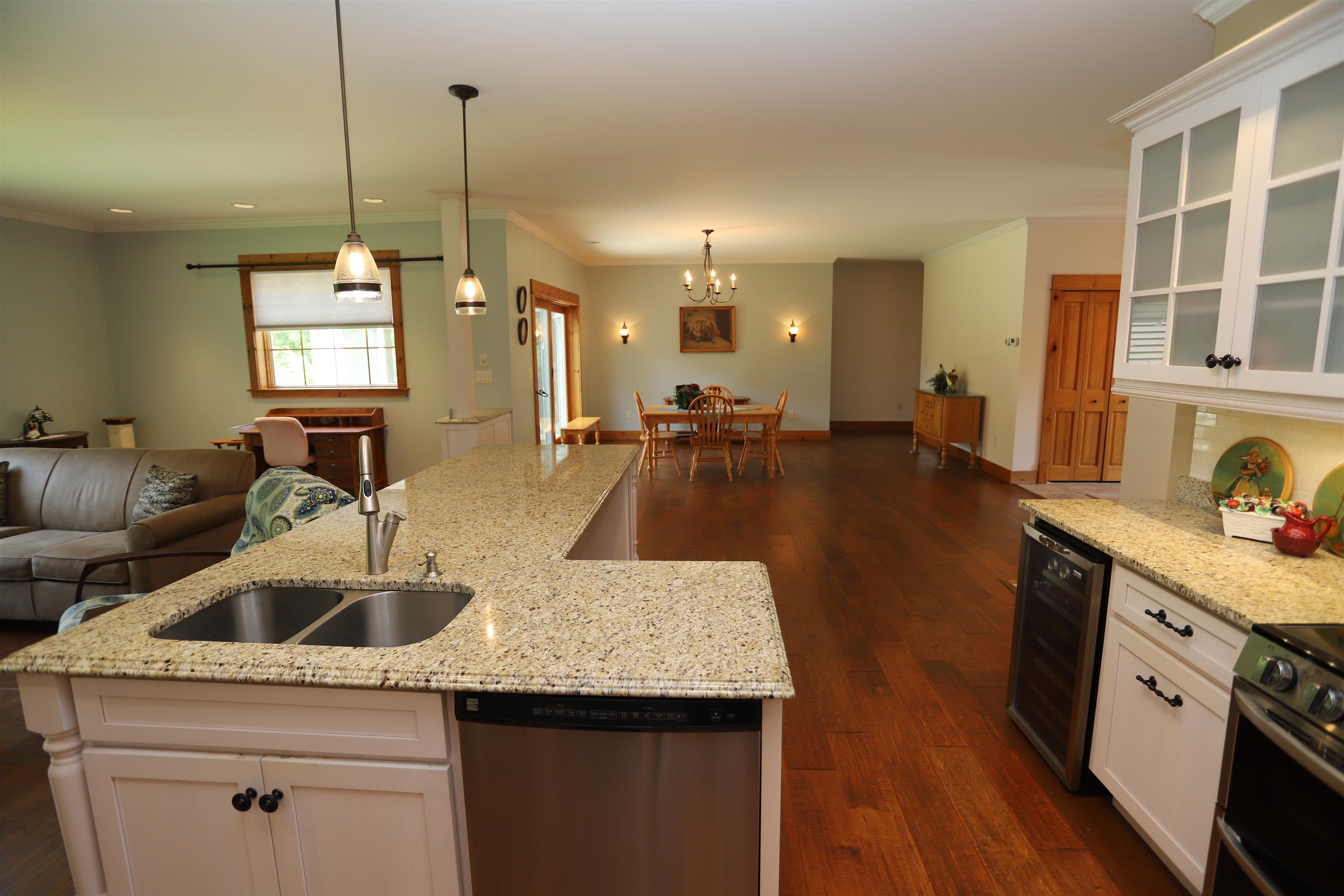 905 Dairninaka Drive Property Photo 29