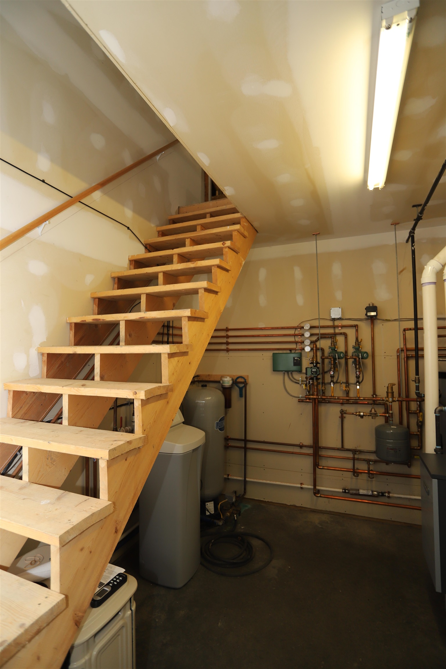 905 Dairninaka Drive Property Photo 37