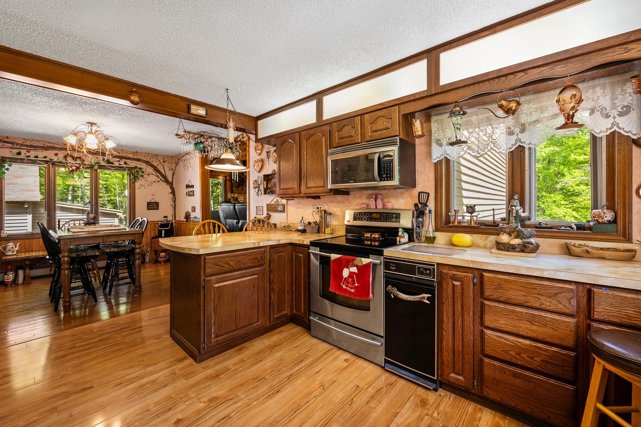 14 Broadway Avenue Property Photo 37