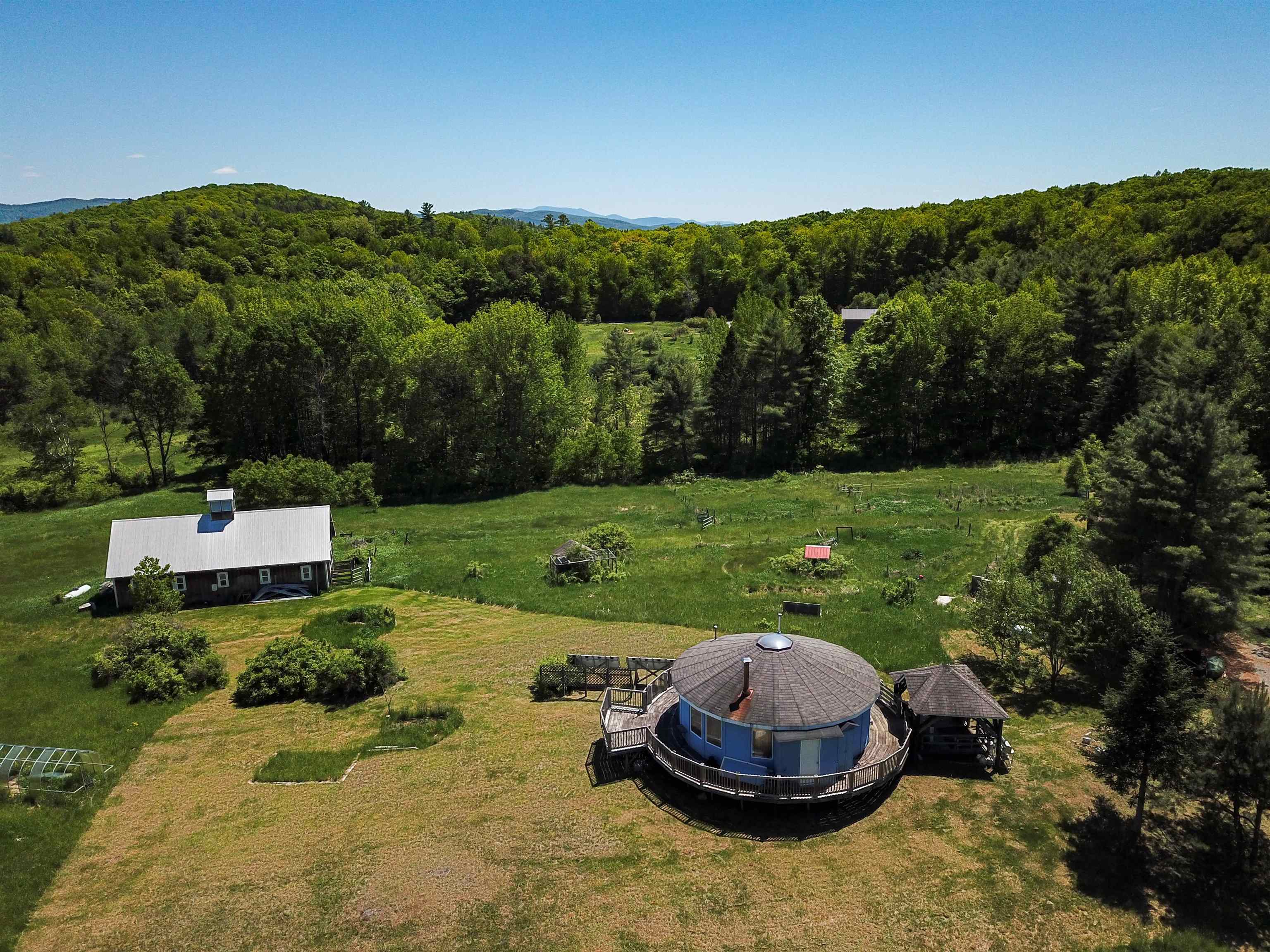 310 Sky Farm Lane Property Photo 3