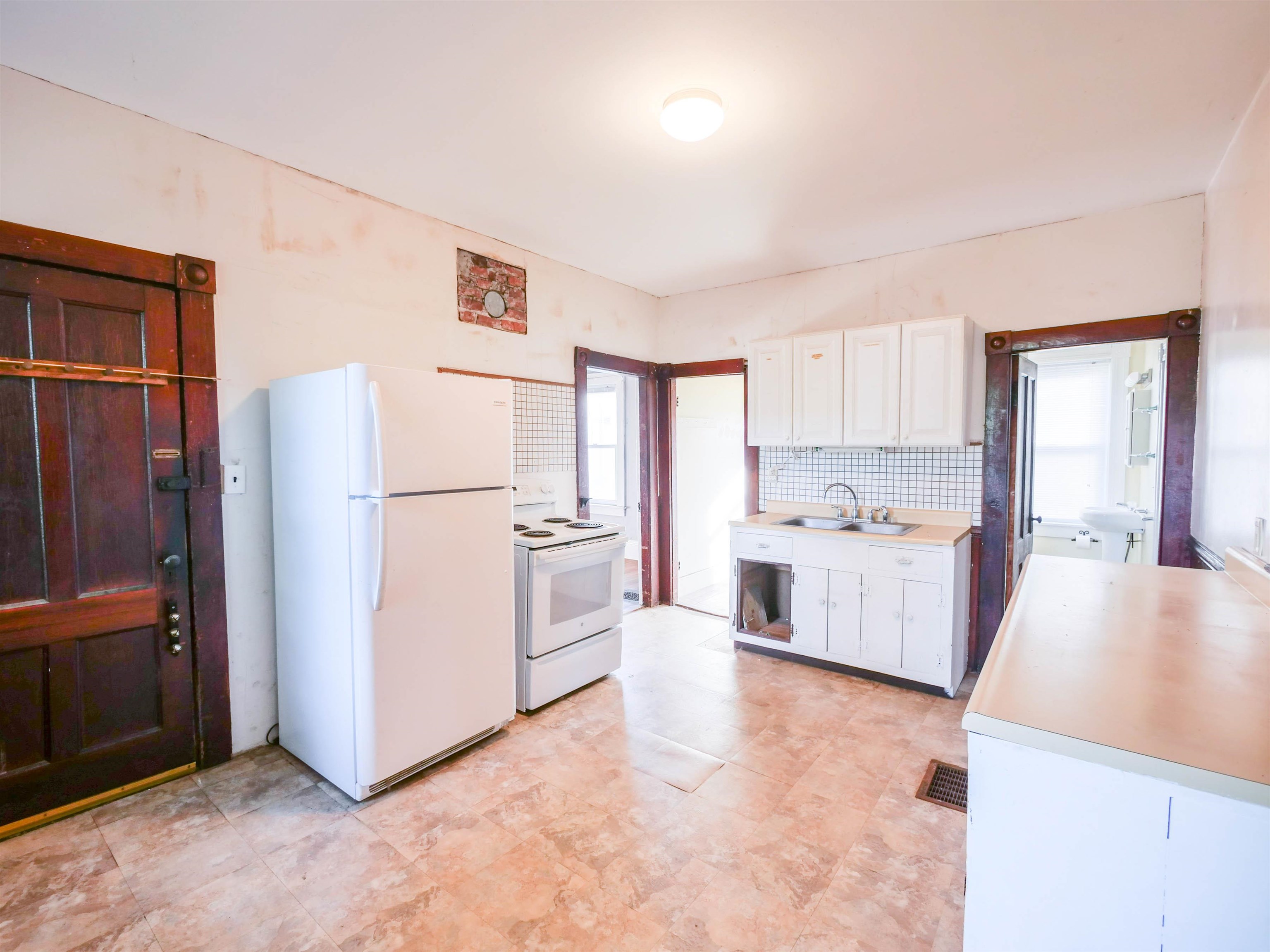 6 Tuttle Street Property Photo 12