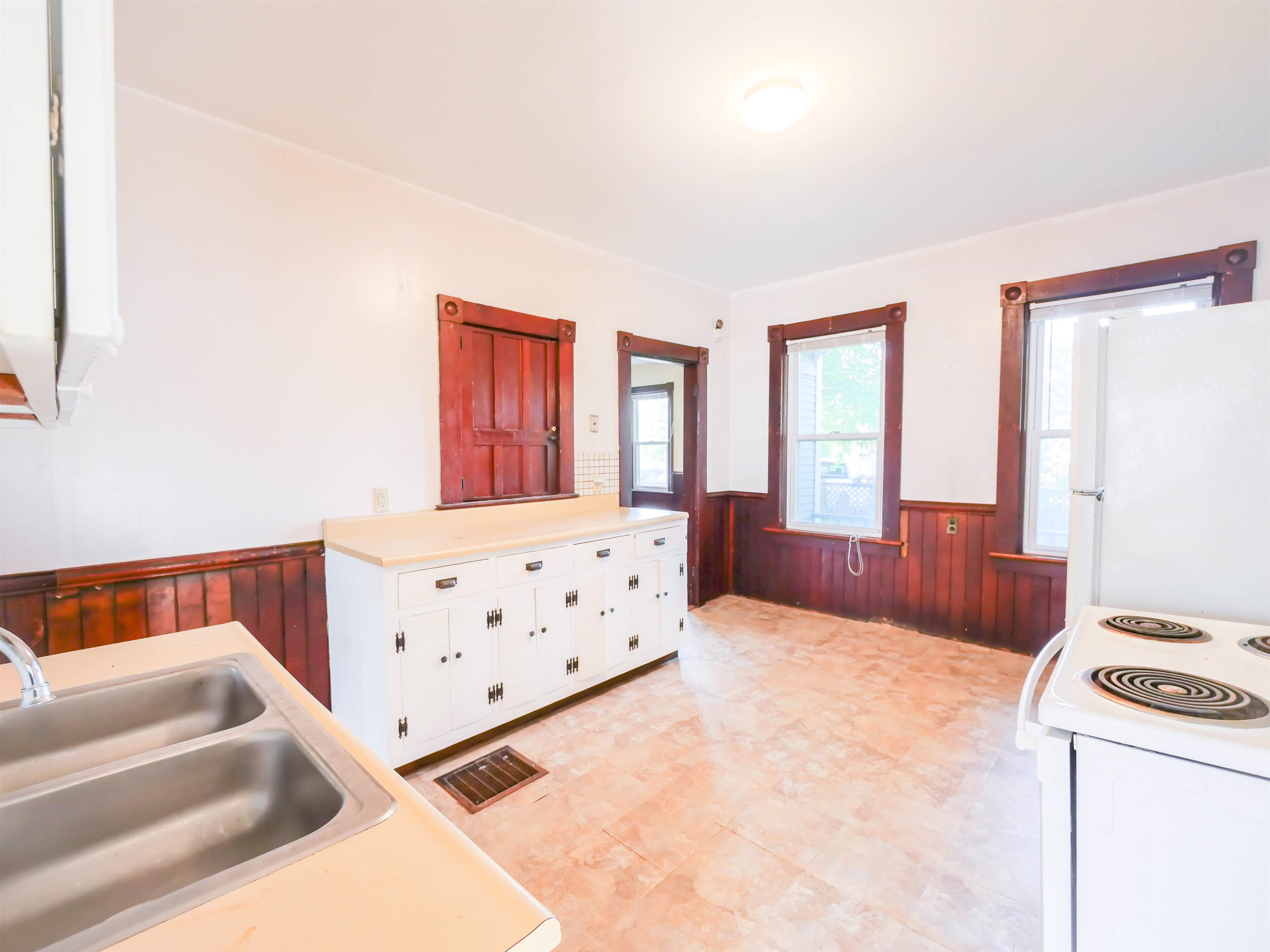 6 Tuttle Street Property Photo 14