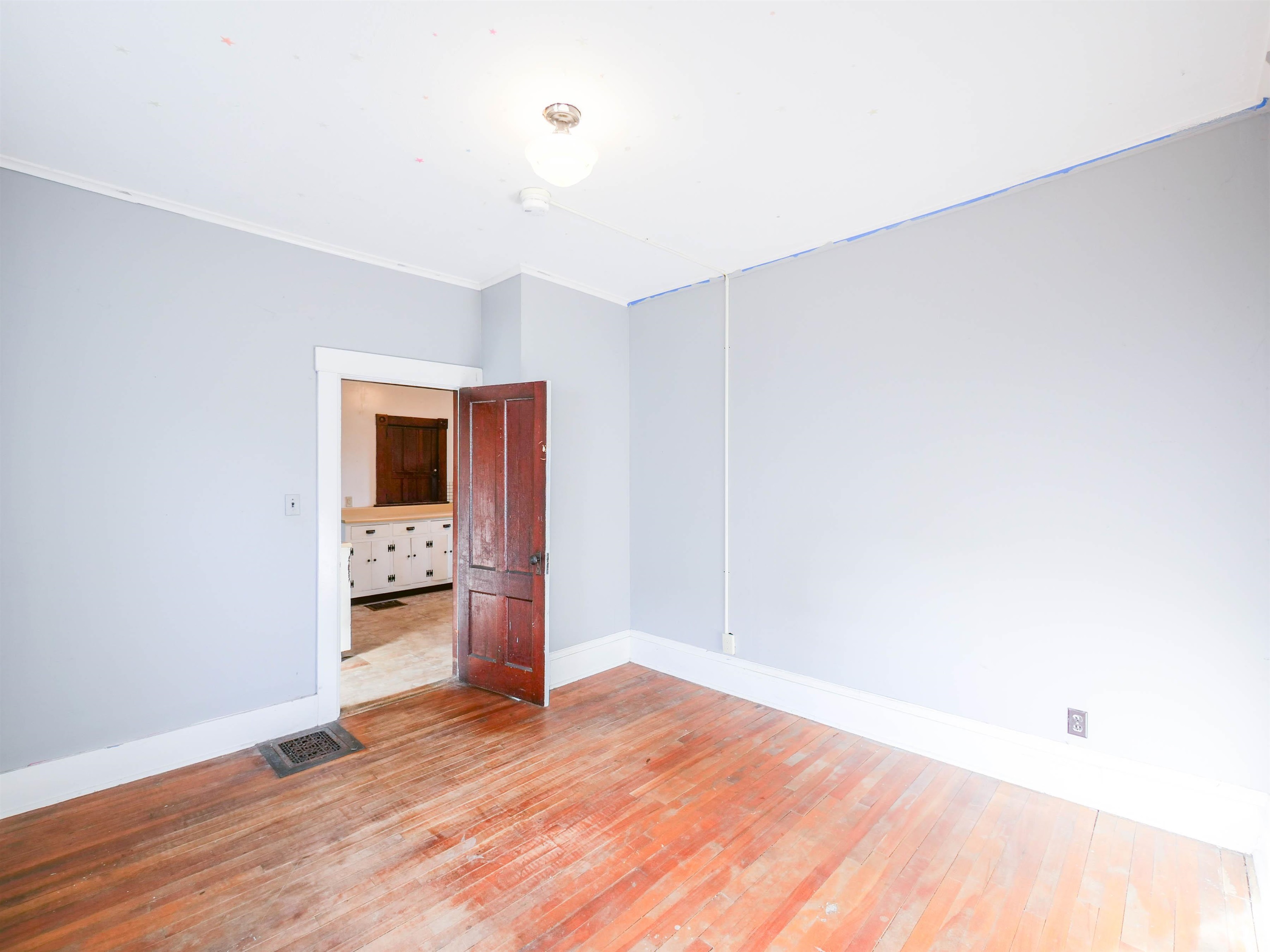 6 Tuttle Street Property Photo 27