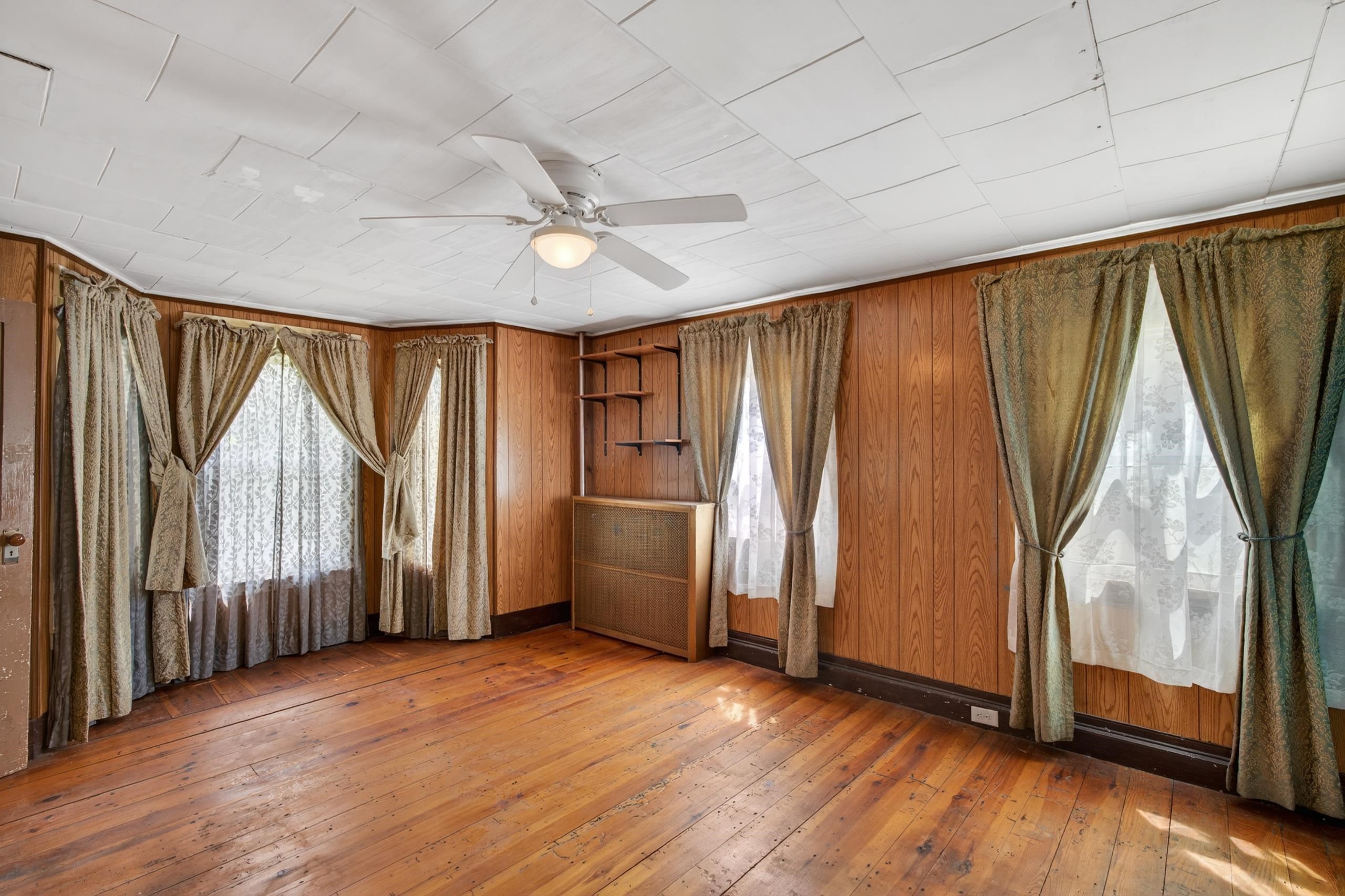 88 Central Street Property Photo 4
