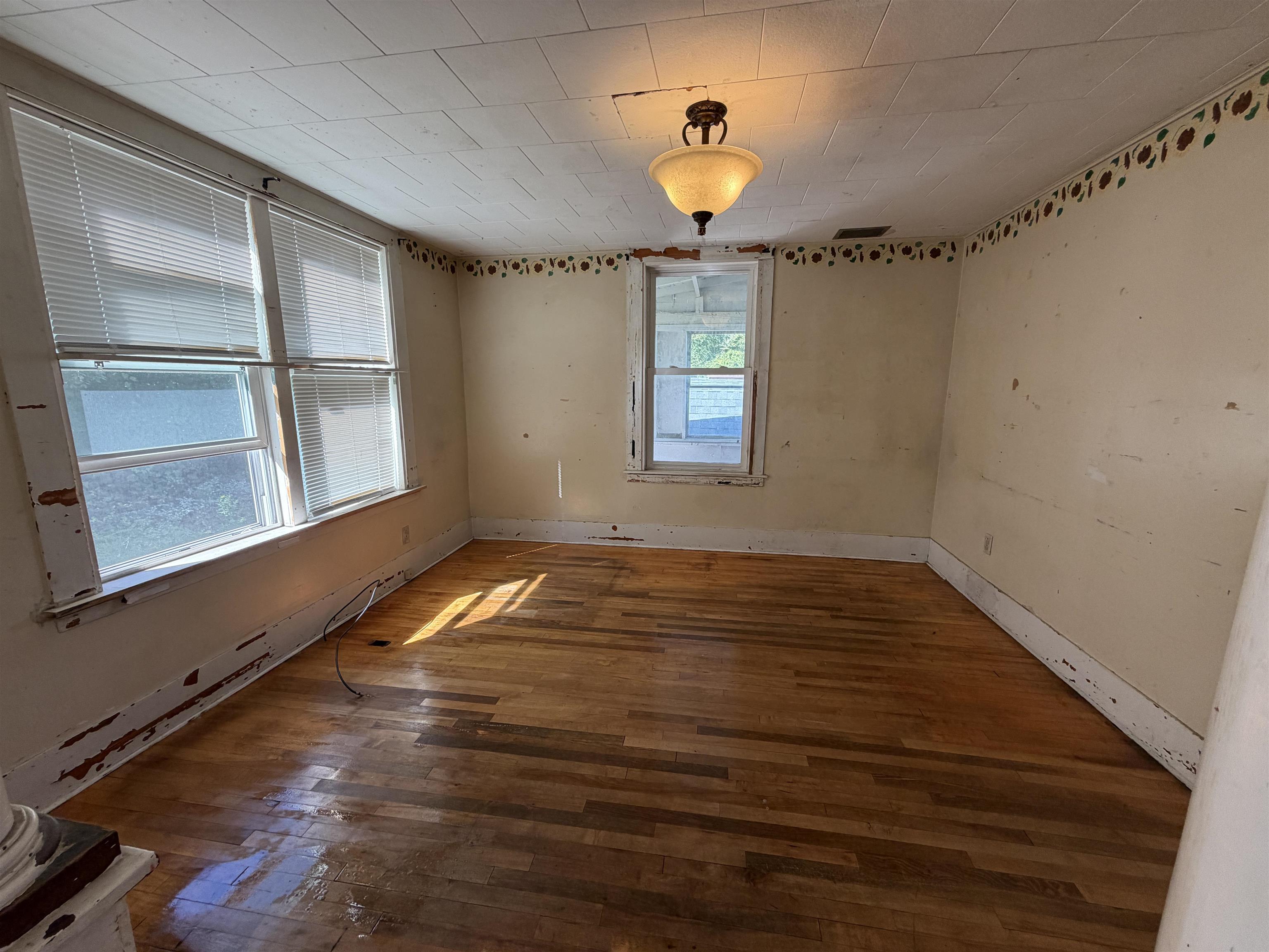 180 South Main Street Property Photo 11