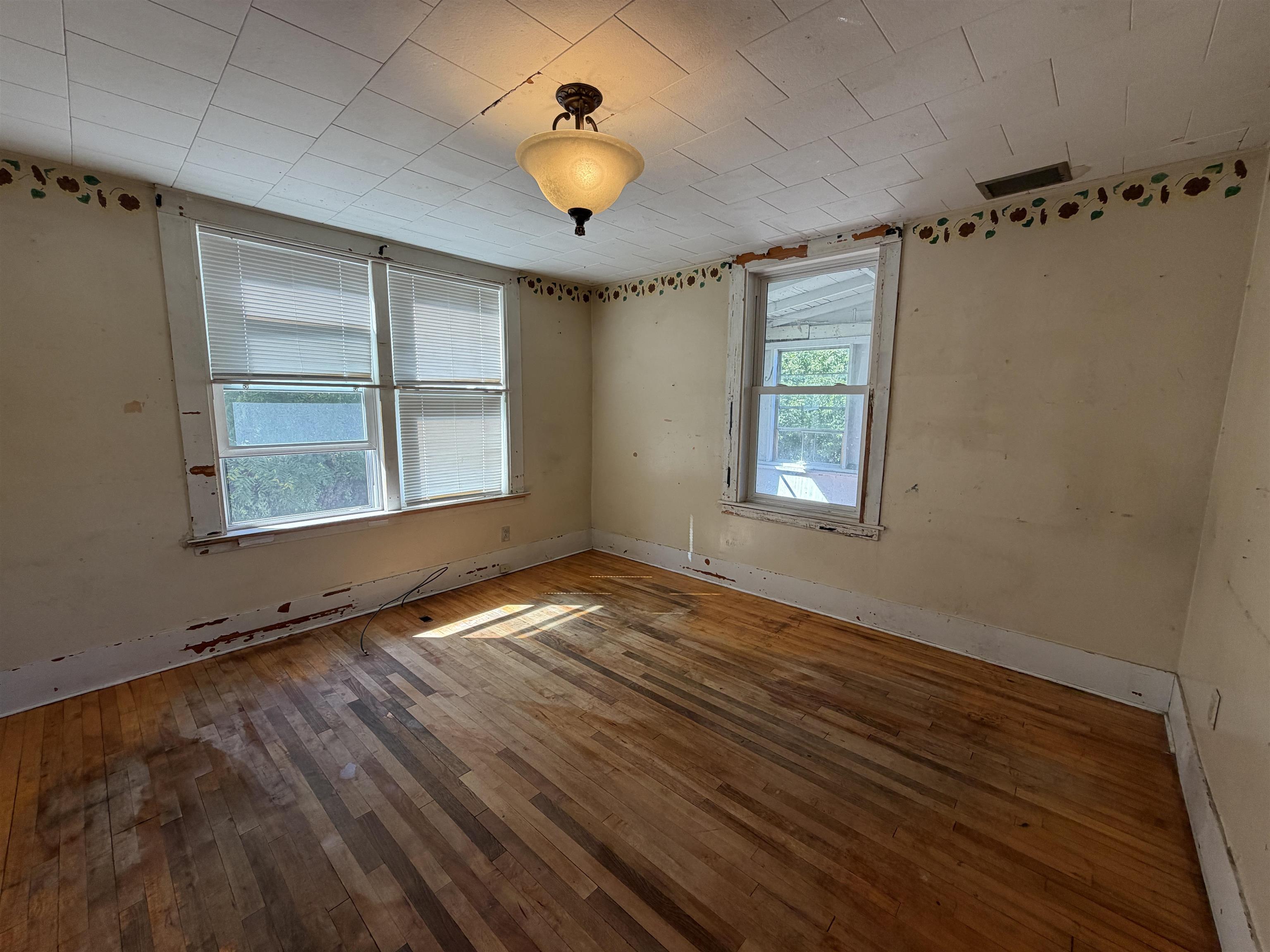 180 South Main Street Property Photo 13